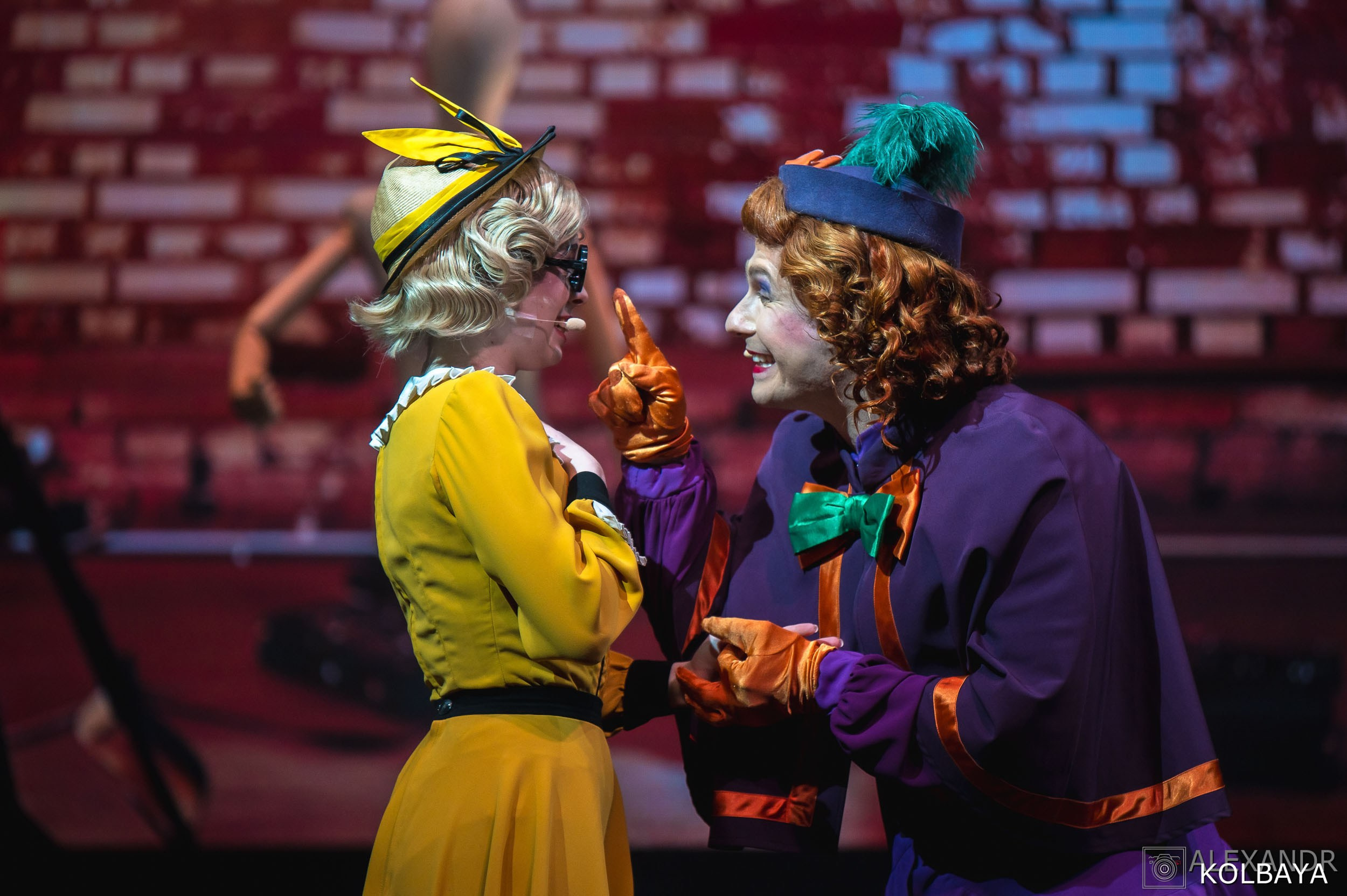 Фотографии со спектакля «Привет, я тетя Чарли». Концертный и театральный репортажный фотограф в Москве Александр Колбая