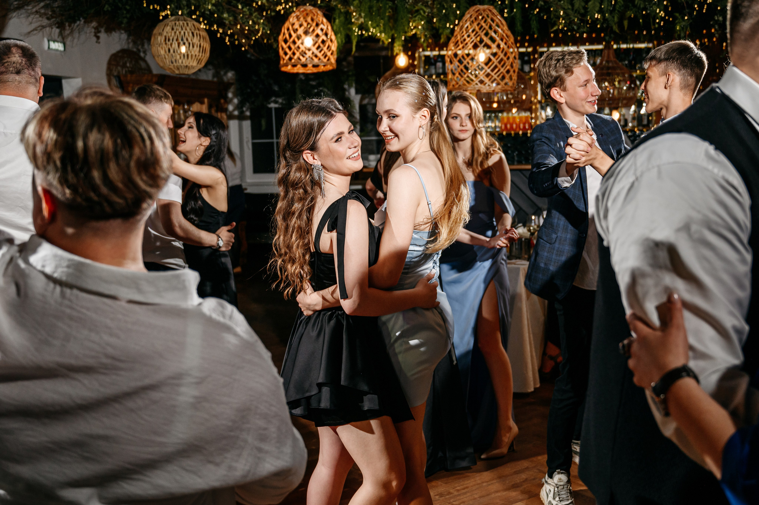 Выпускной Школа № 7. Фотограф Владивосток. Игорь Кирсанов