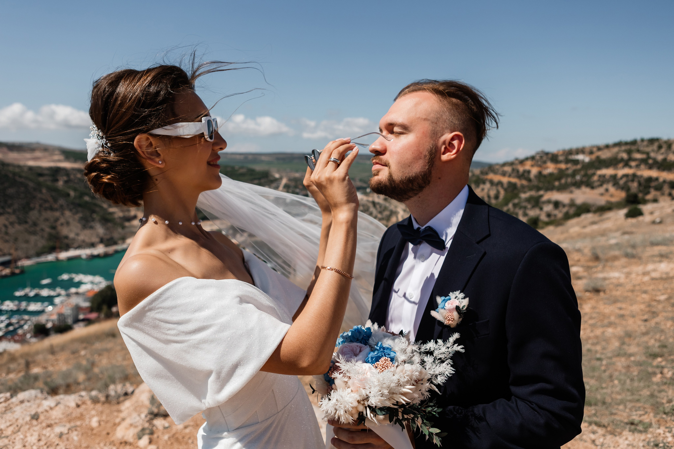 Свадебная съёмка в Балаклаве в крепости Чембало. Свадебный фотограф, фотосъемка в Крыму, Севастополе, Симферополе, Ялте