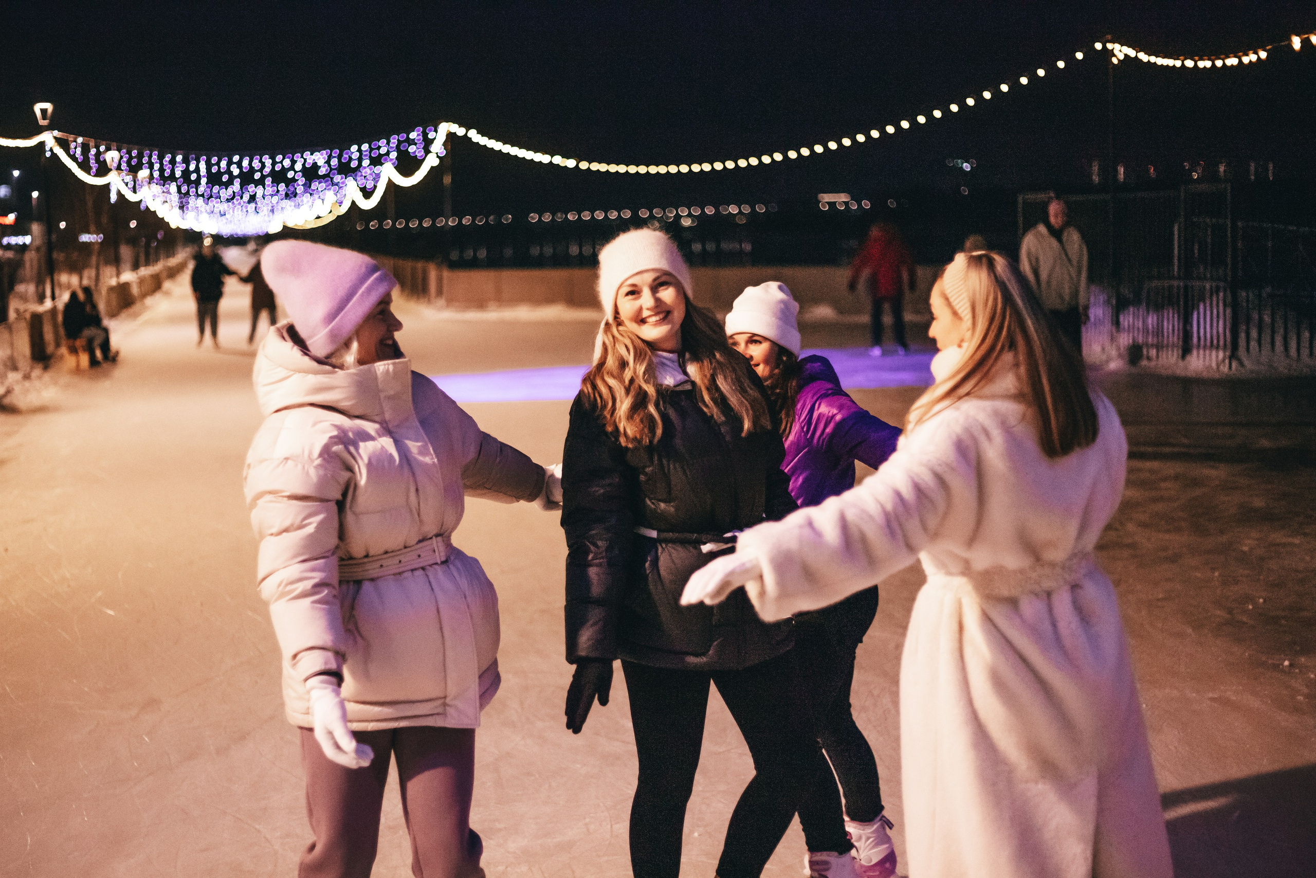 Девичник на катке. Семейный и детский фотограф в г. Новосибирске Макеева Анастасия