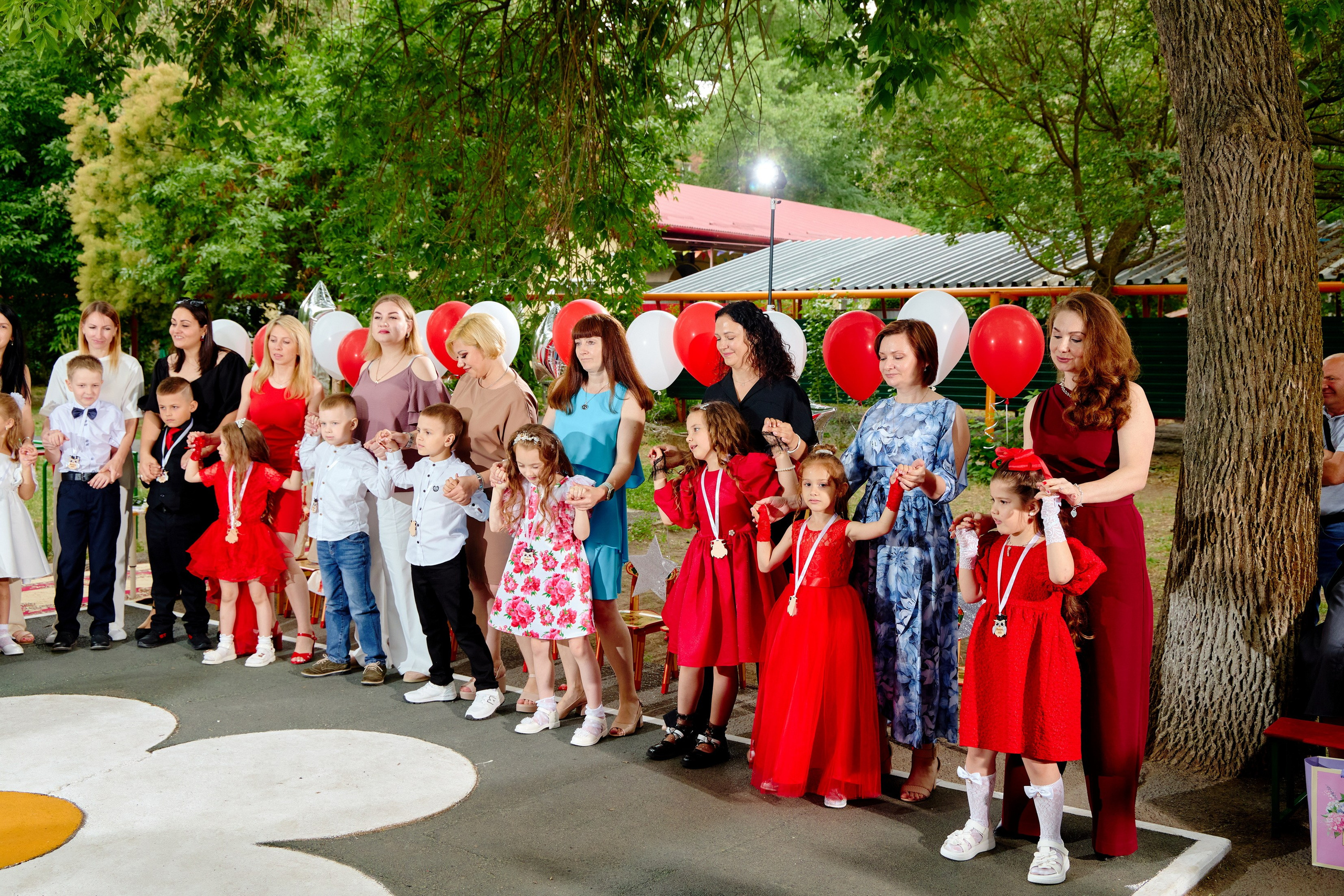 Выпускной 45 сад. Фотограф Выпускные альбомы Таганрог Сергей Коробченко