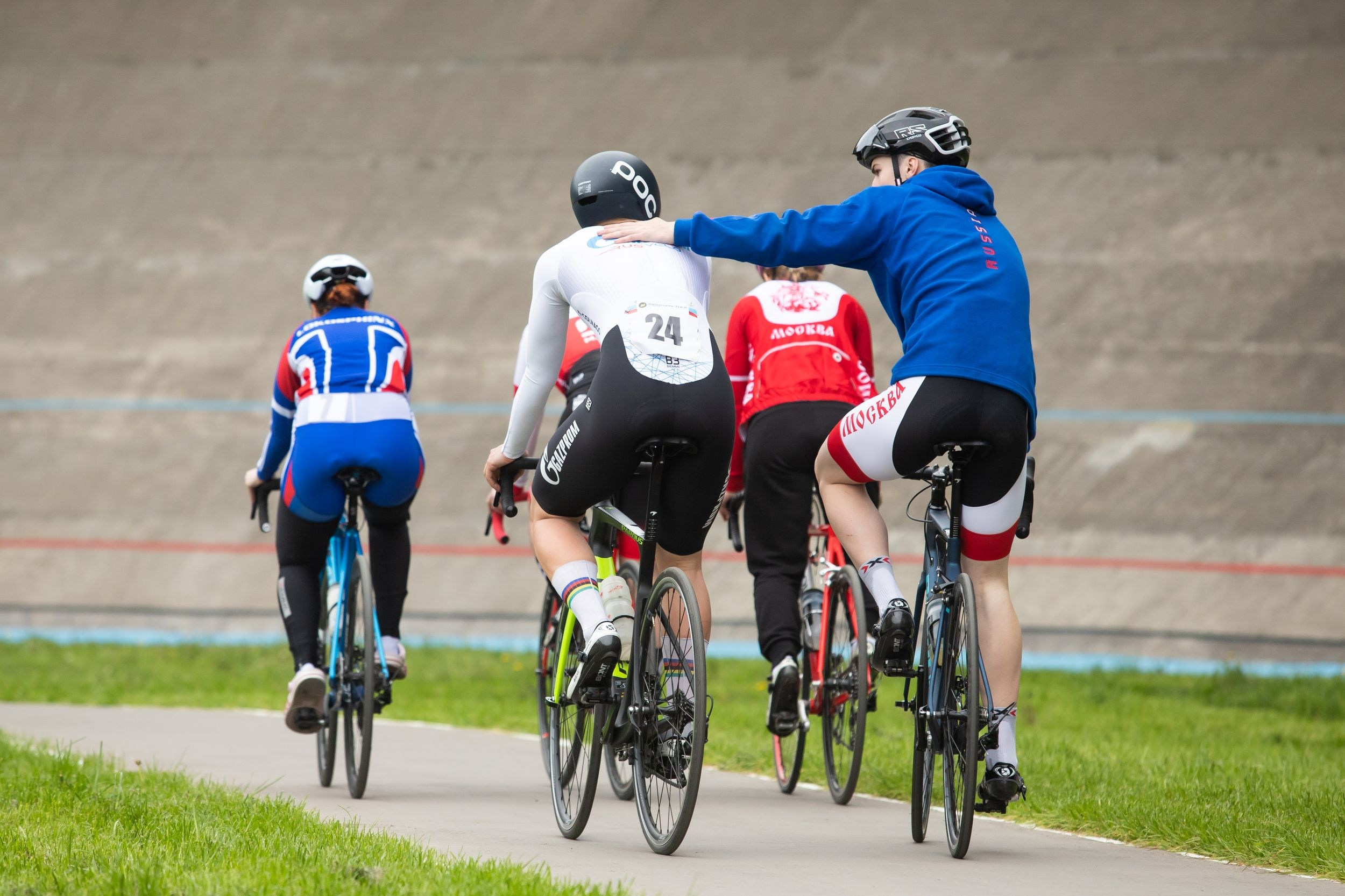 Соревнования по велоспорту «Большой приз Тулы» (19 мая 2023). Репортажный фотограф Алексей Пирязев