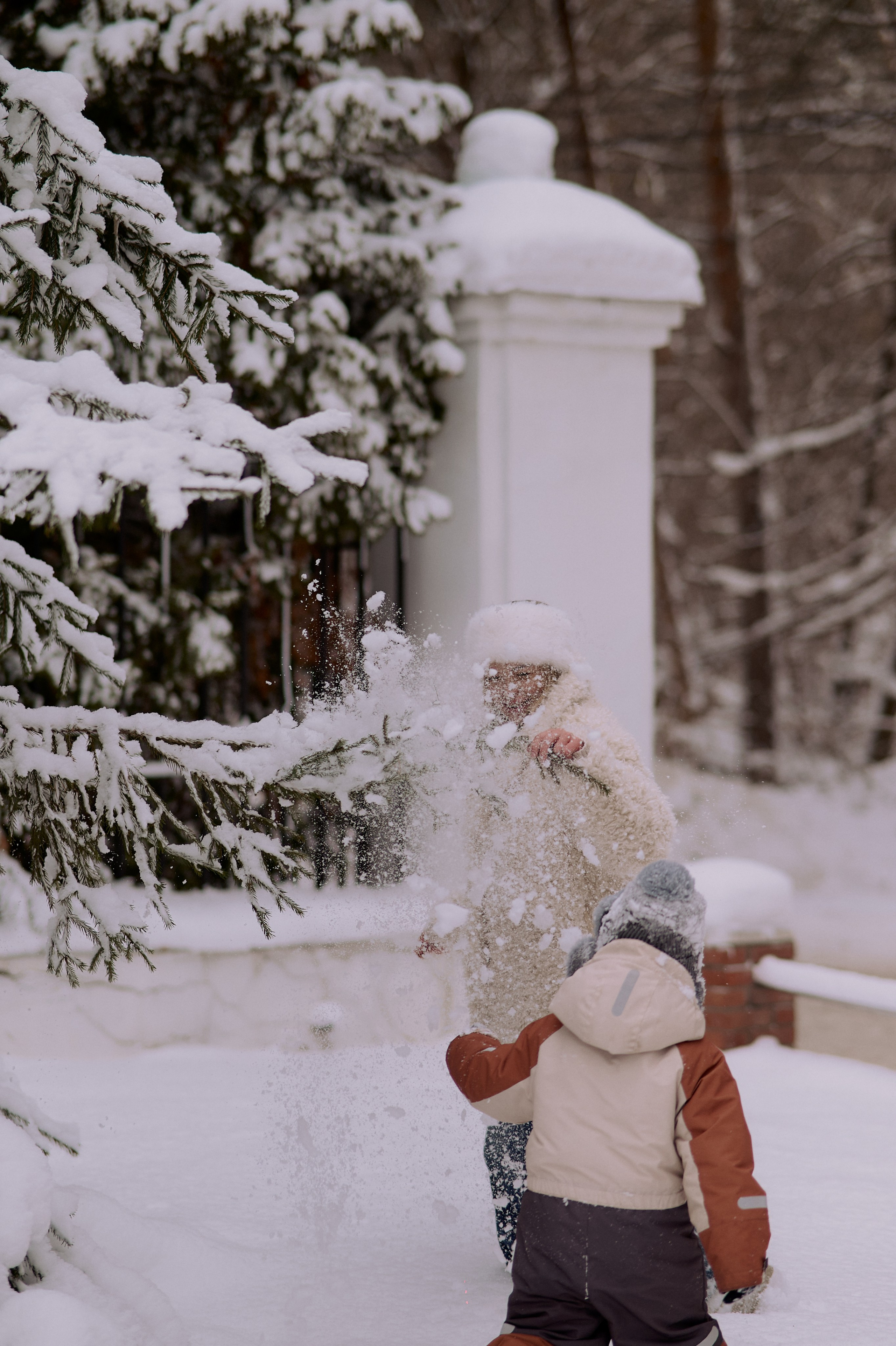Паша, Света и Марк на зимней прогулке. Семейный и свадебный lifestyle-фотограф в Москве Мария Петрова