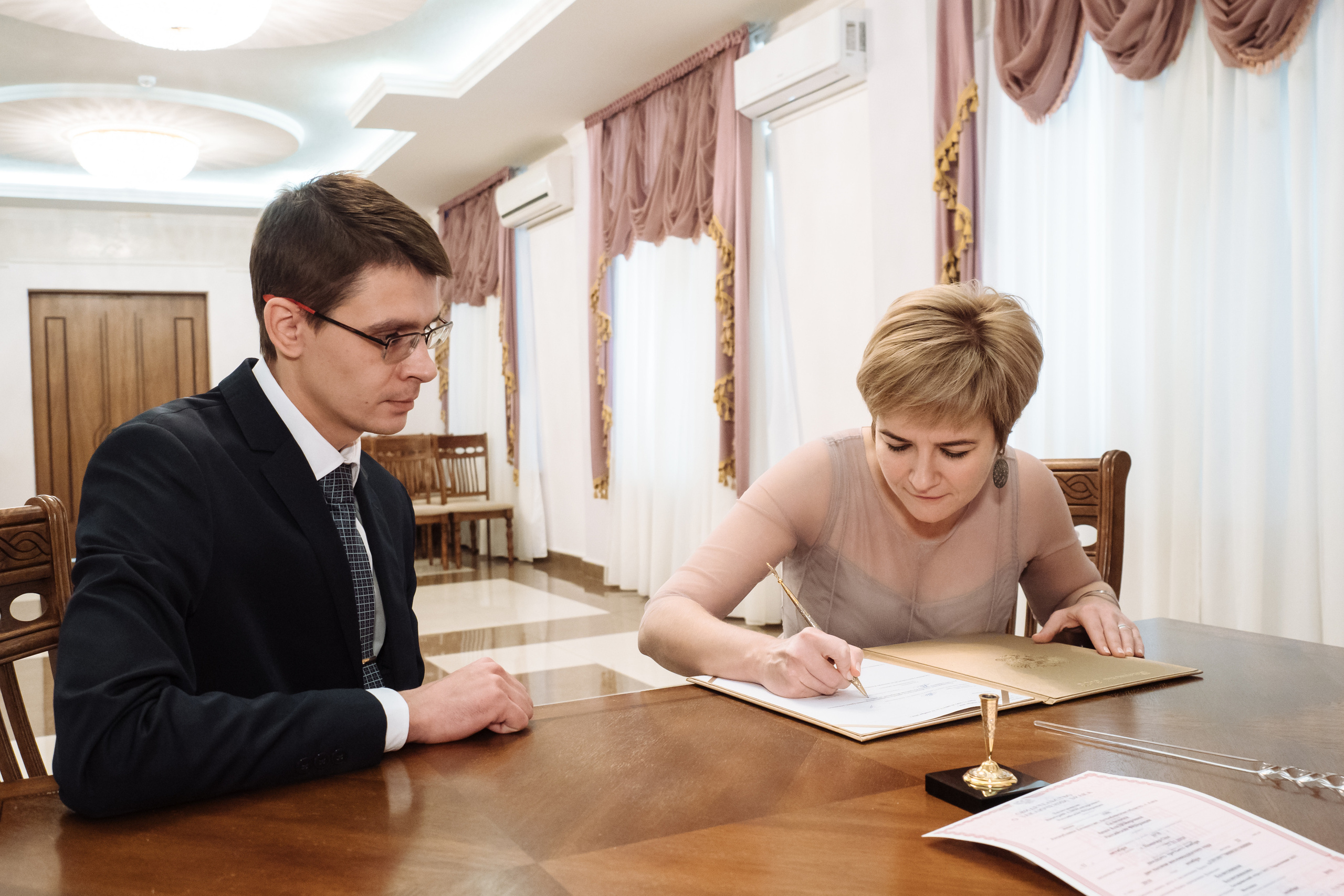 Гагаринский ЗАГС. Свадебный фотограф в Москве Никифоров-Гордеев Константин