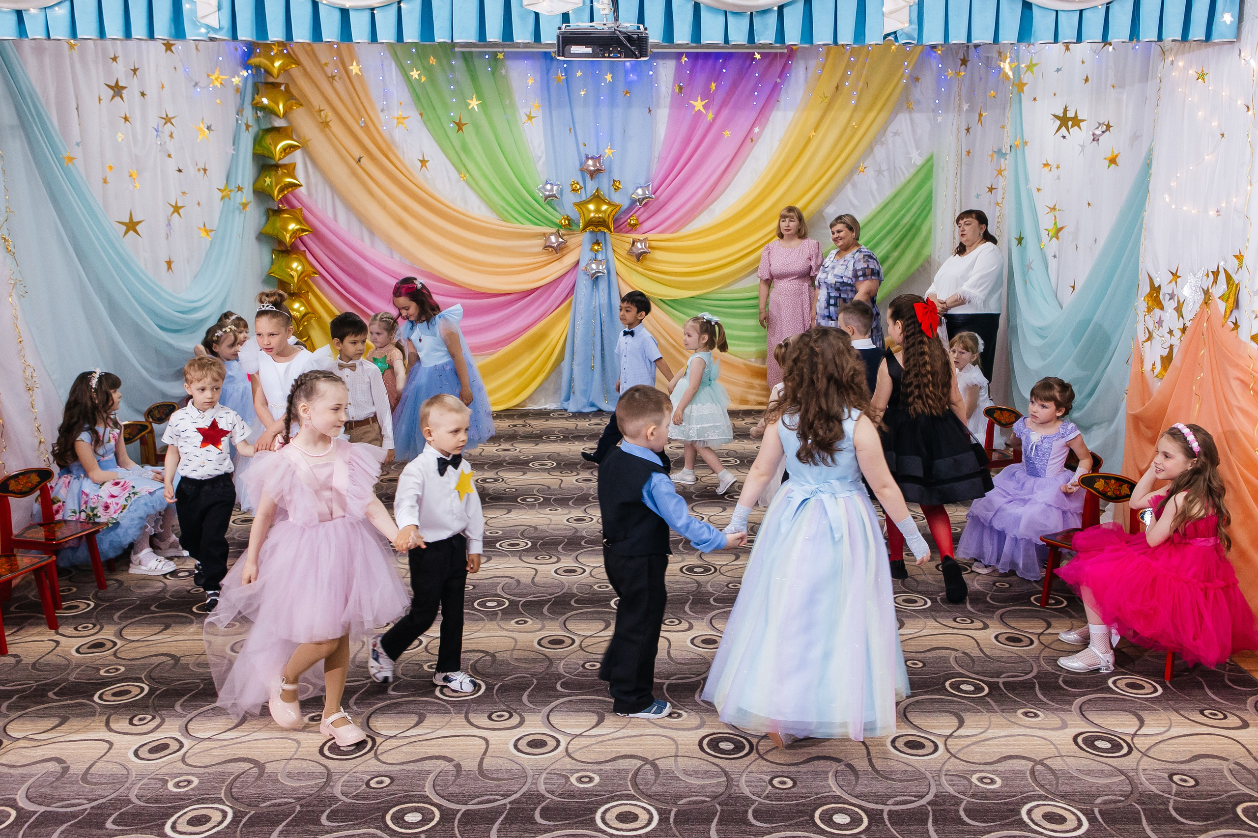 Д/с Сказка Выпускной. Свадебный, семейный фотограф. Выпускные альбомы в Коченёво / Новосибирск. Наталья Байкуш