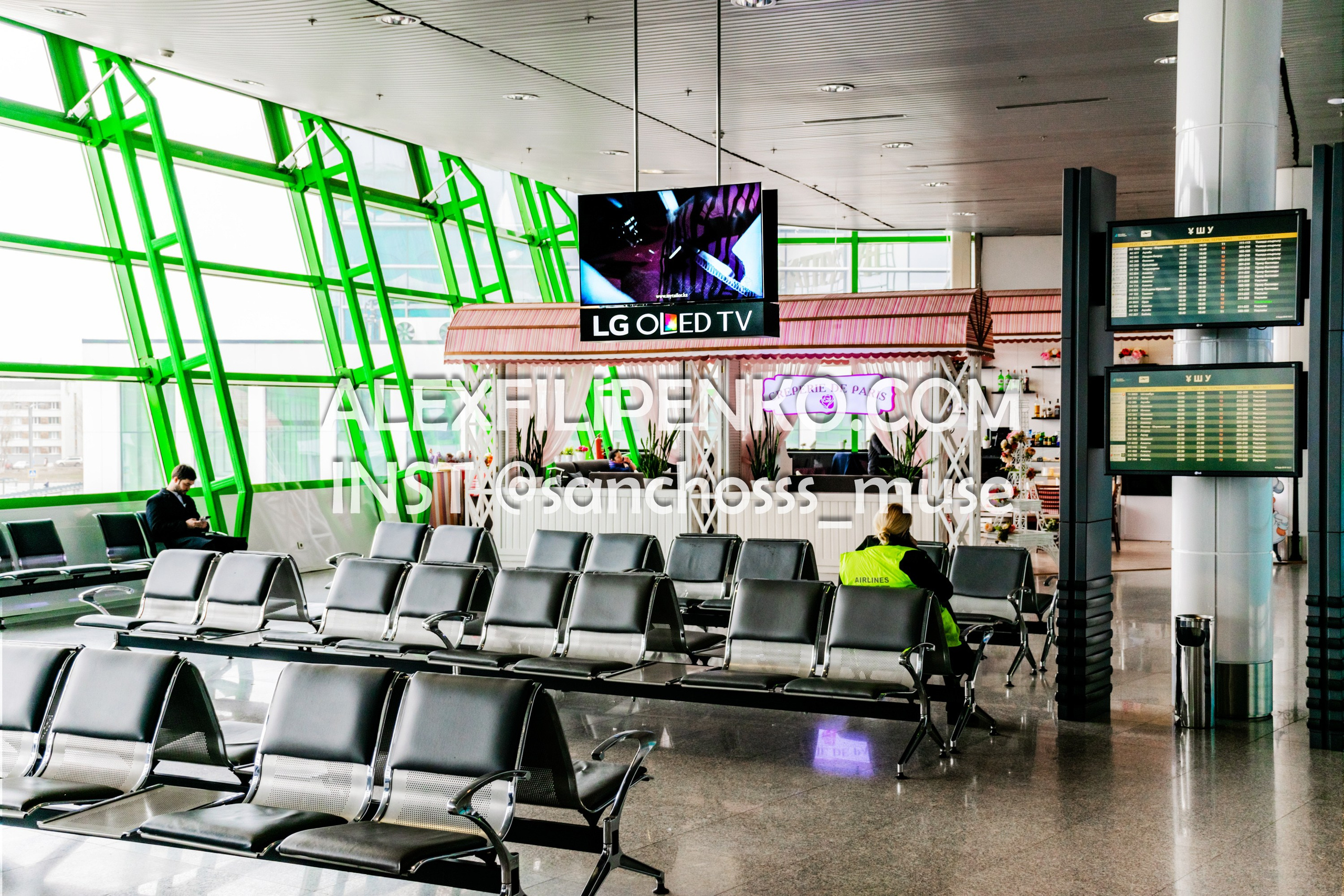 Фотосъемка для рекламного оператора MYD Production в Аэропорту Астаны. Фотограф интерьера недвижимости и архитектуры в Астане