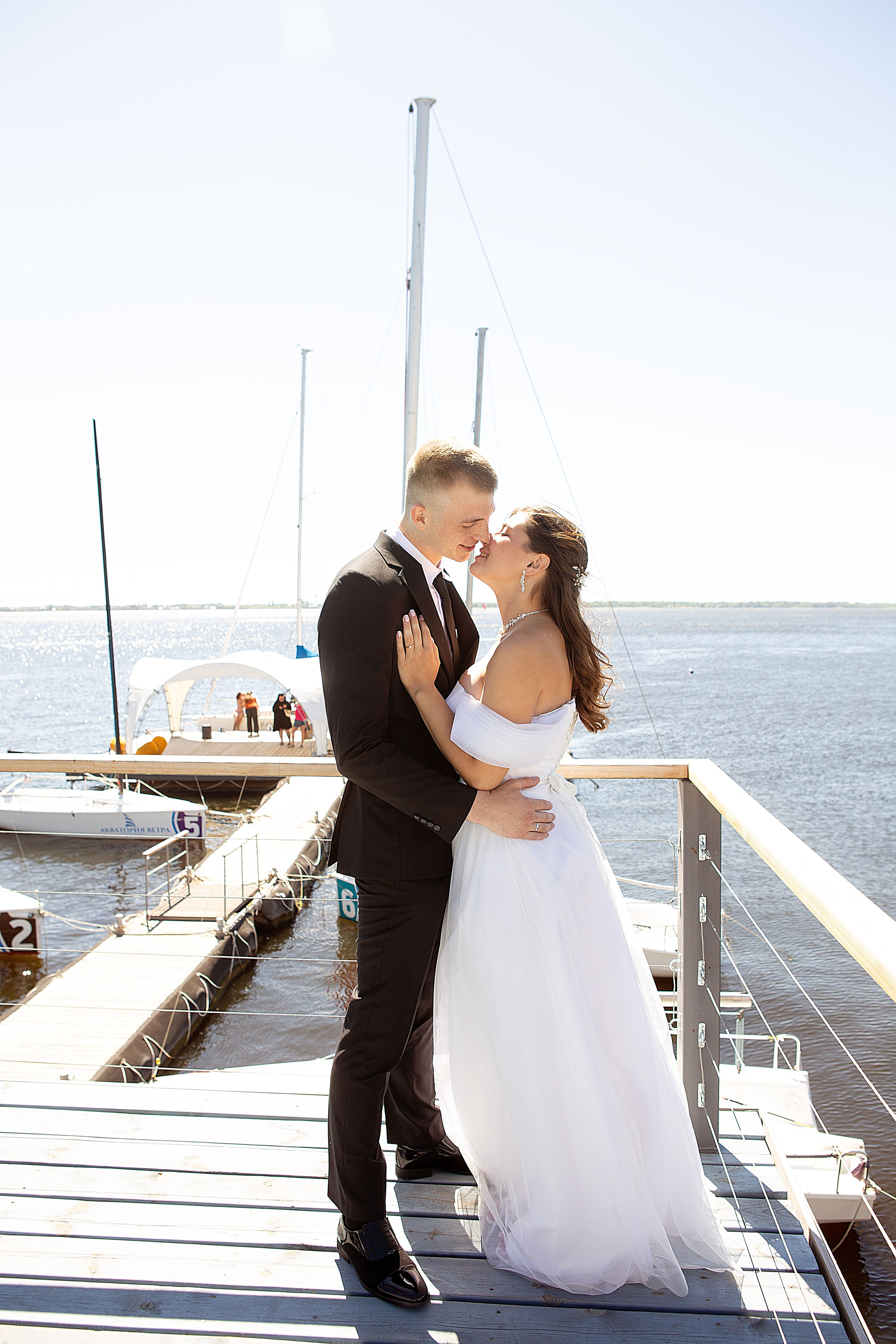 Свадебная фотосессия на пироне: Дарья и Артём. Свадебный и предметный фотограф Ренат Каламперов