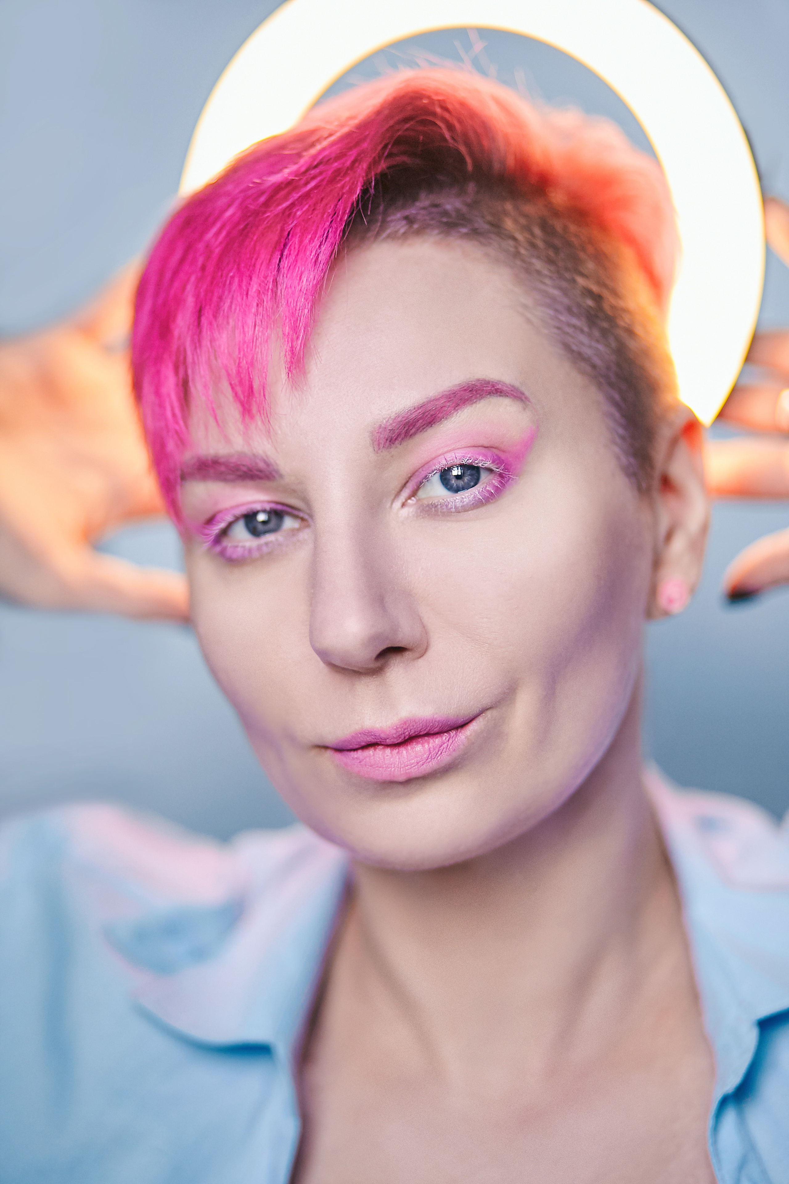 Женский студийный портрет в постельных тонах. Рекламный фотограф Санкт-Петербург Катерина Мишкель