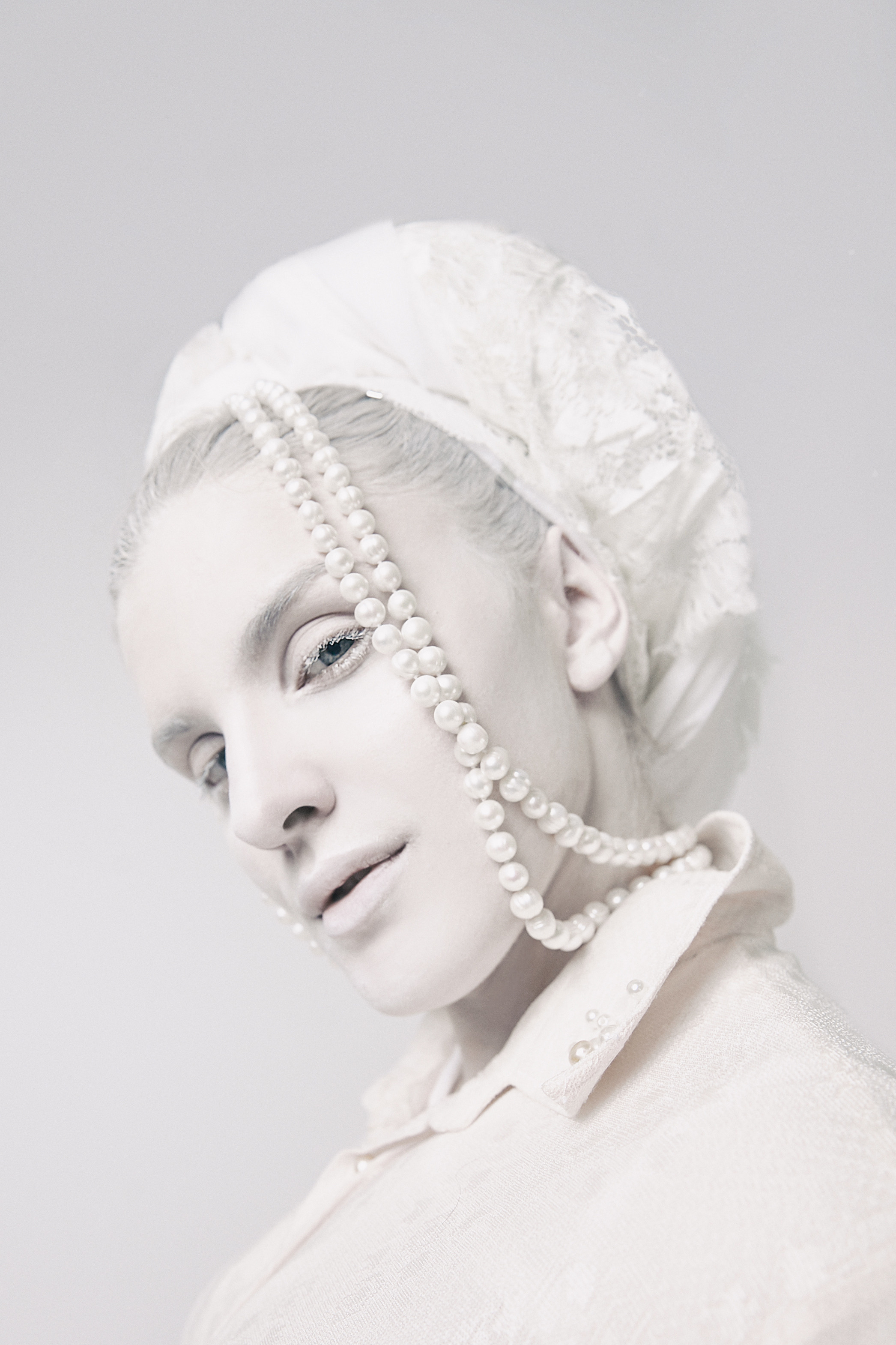 Белая фотосессия в белой фотостудии. Рекламный фотограф Санкт-Петербург Катерина Мишкель