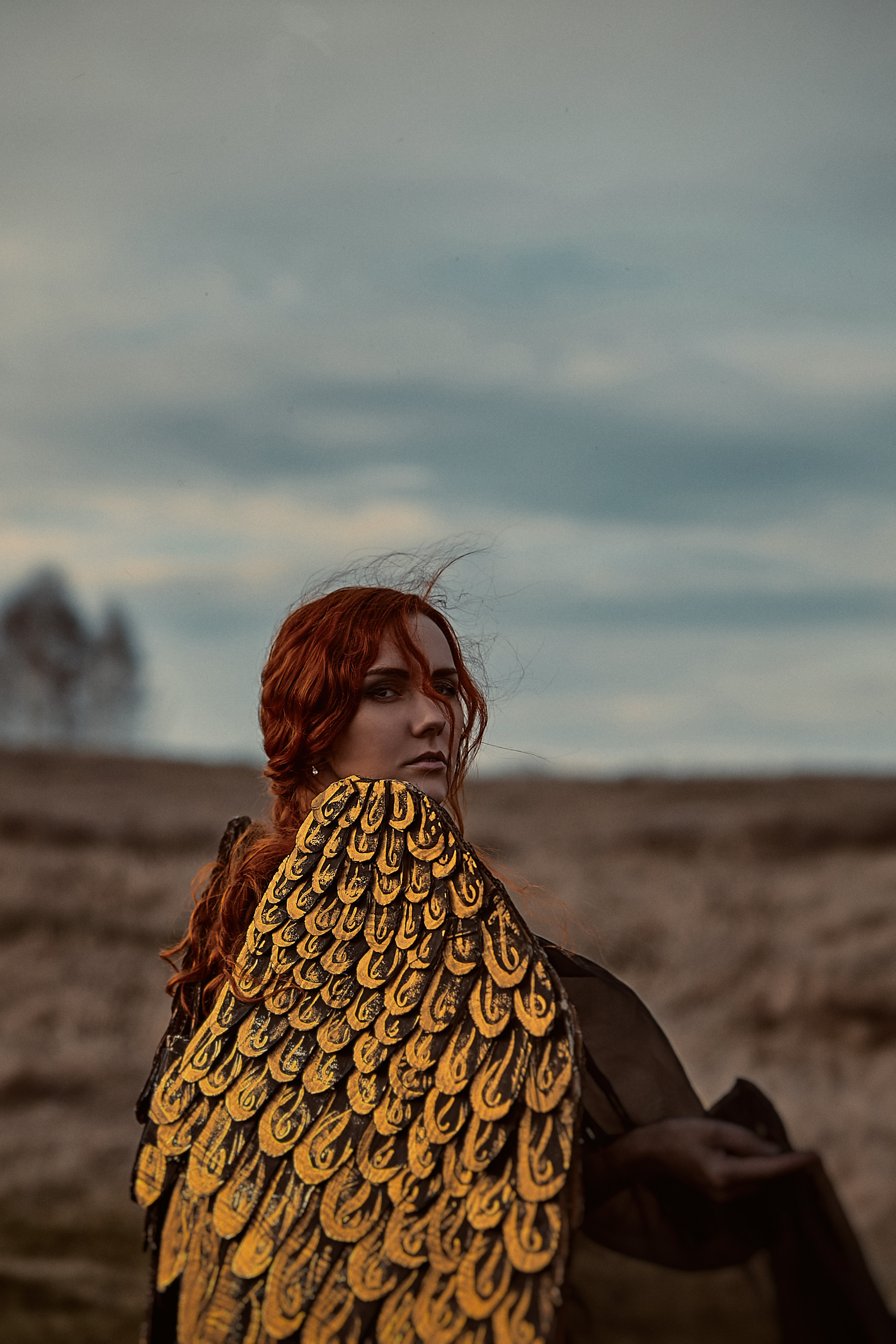 Фотосессия рыжего ангела с черными крыльями. Рекламный фотограф Санкт-Петербург Катерина Мишкель