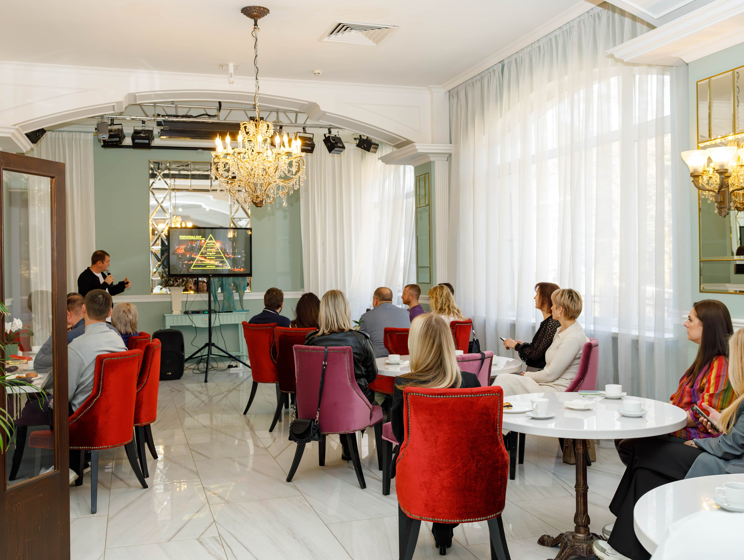 Бизнес завтрак клуб «Эквиум». Фотограф Булдакова Екатерина