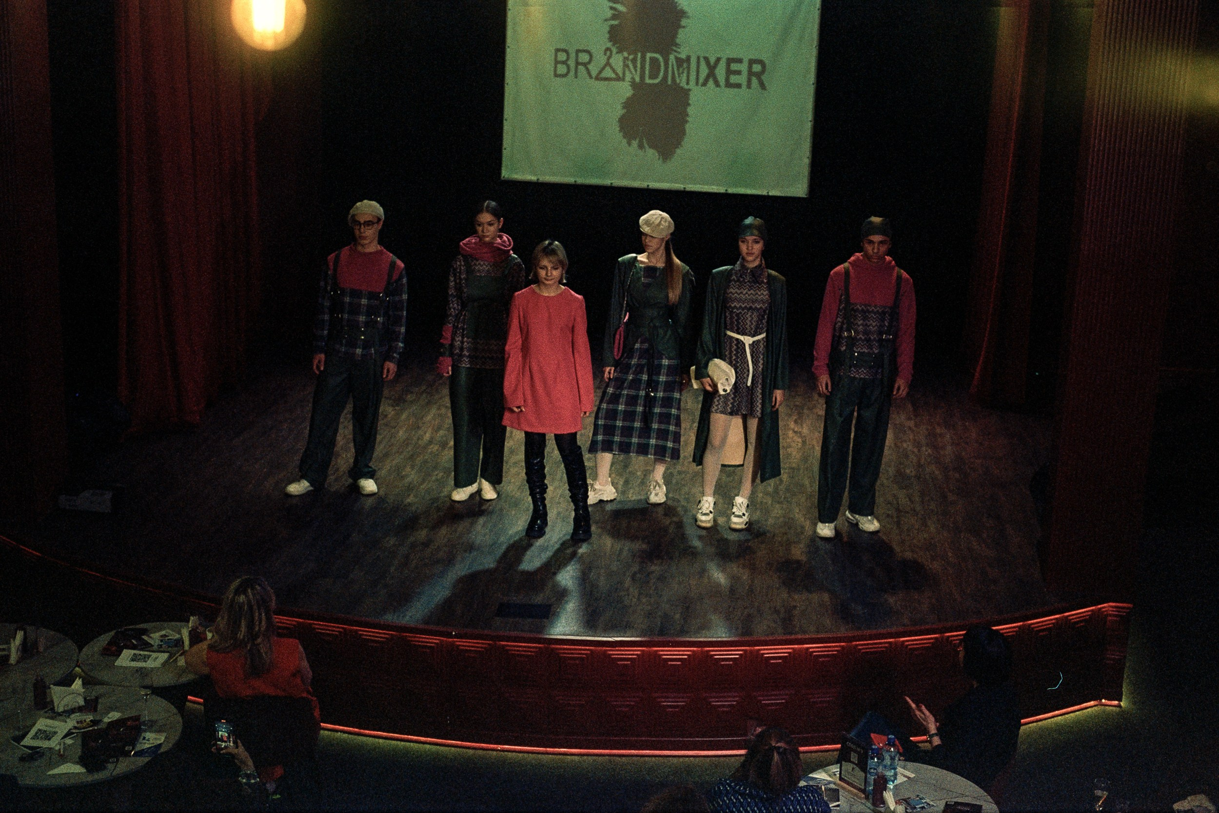 Презентация и модный показ. Портретный и репортажный фотограф. Мыльников Илья