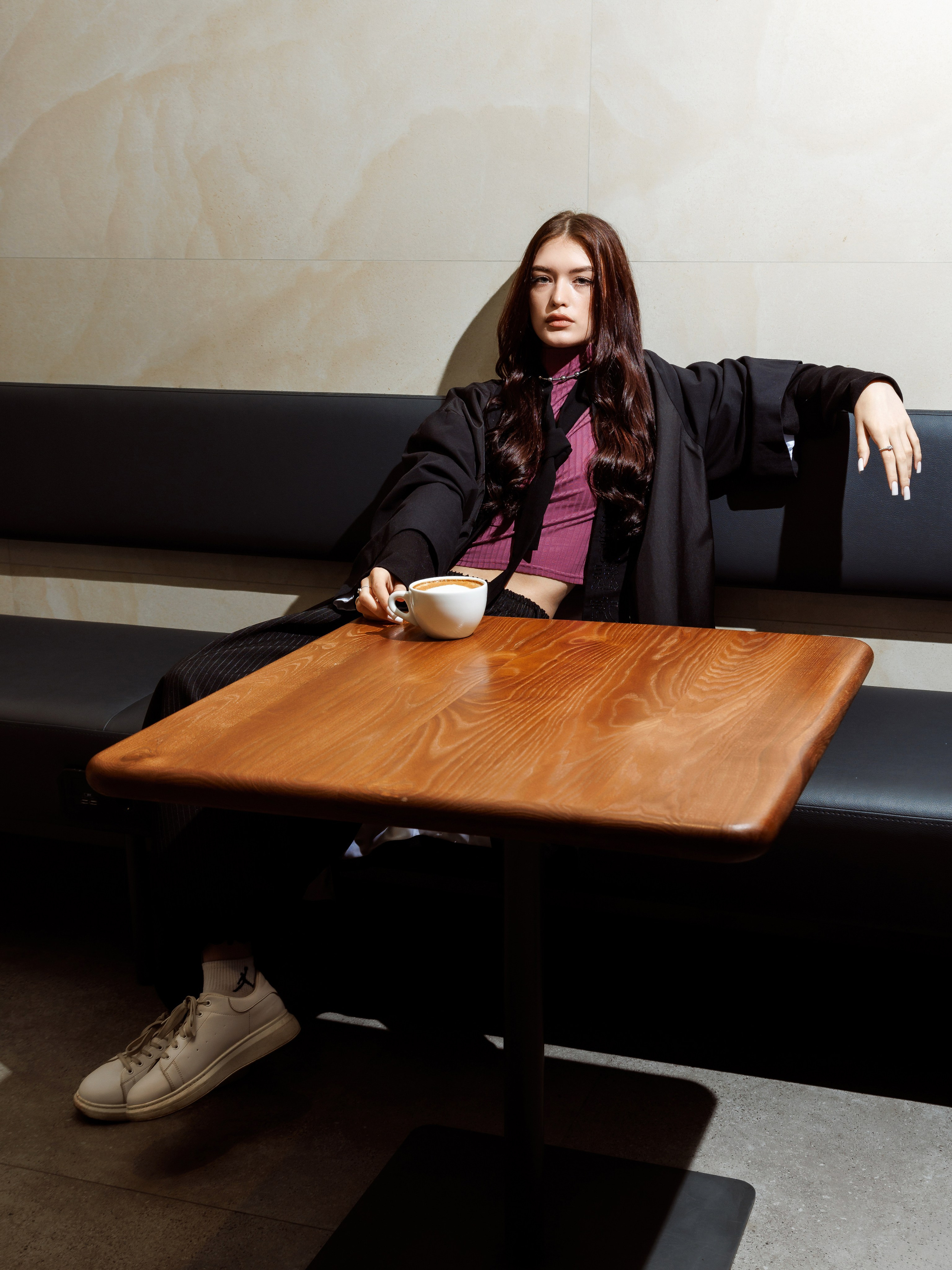 TONY CLOU. Съёмка в кофейне. Фотограф Виталий Хайлов, Екатеринбург