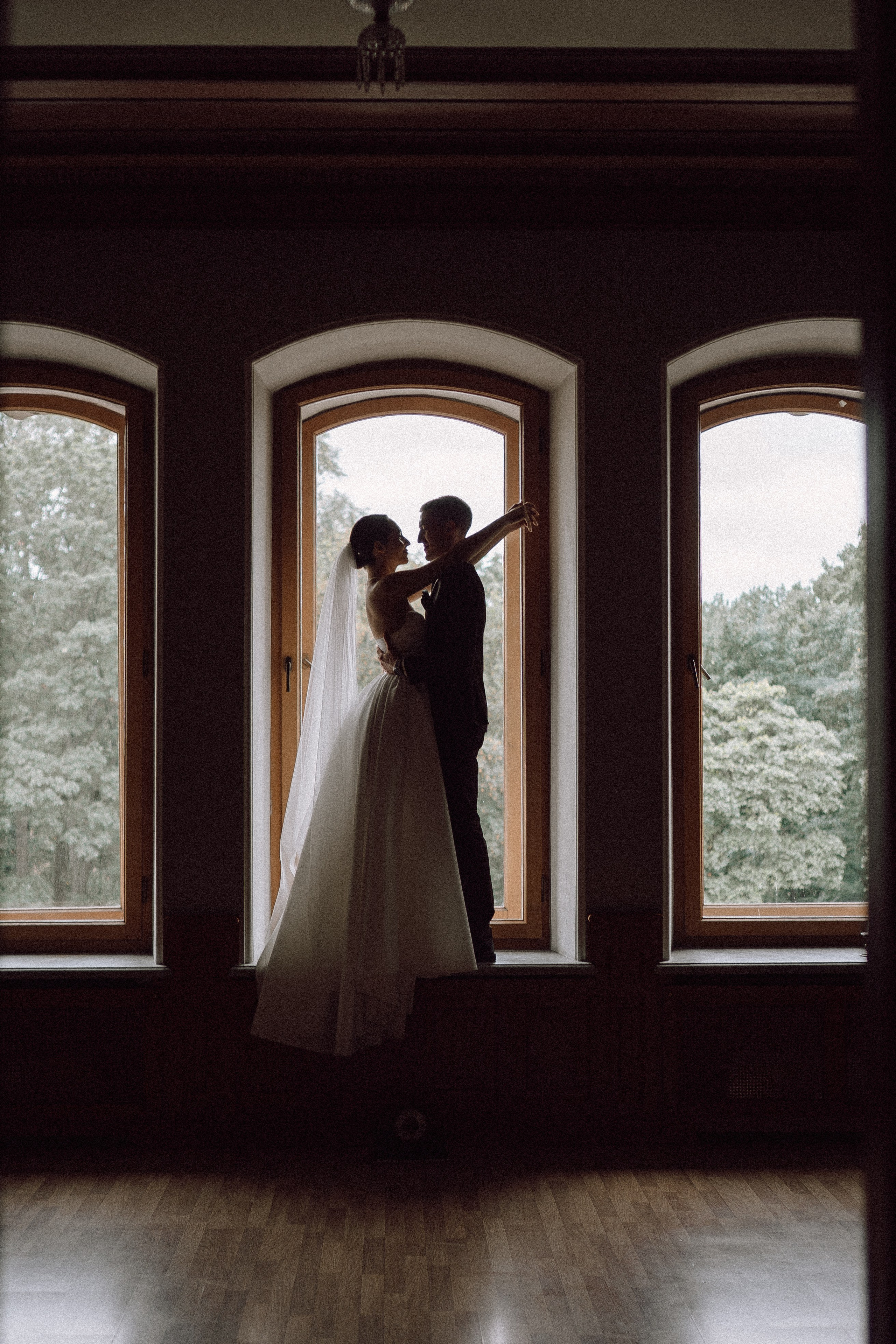 СВАДЕБНАЯ ПРОГУЛКА В САНТК-ПЕТЕРБУРГЕ (ИСАКИЕВСКИЙ СОБОР, ЗИМНЯЯ КАНАВКА, ЭРМИТАЖ И БОЛЬШАЯ МОРСКАЯ УЛИЦА). Профессиональный фотограф, Санкт-Петербург — Виктория Богомолова