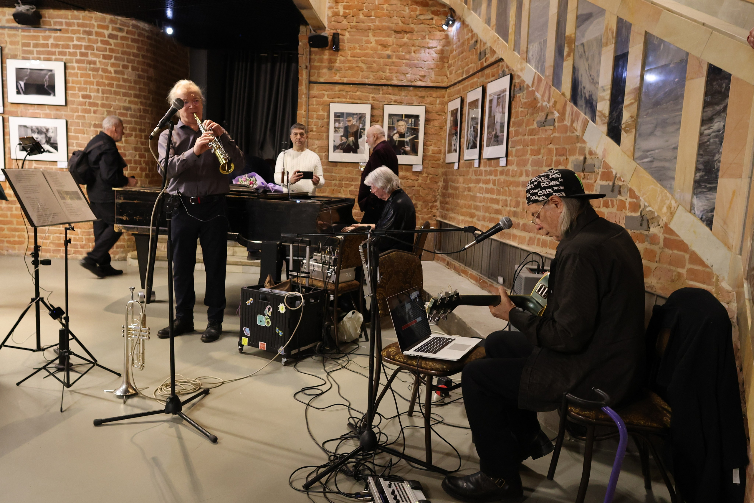 КОРИФЕИ. Репортажный, архитектурный, театральный и файн-арт фотограф Лена Мельникова в Москве