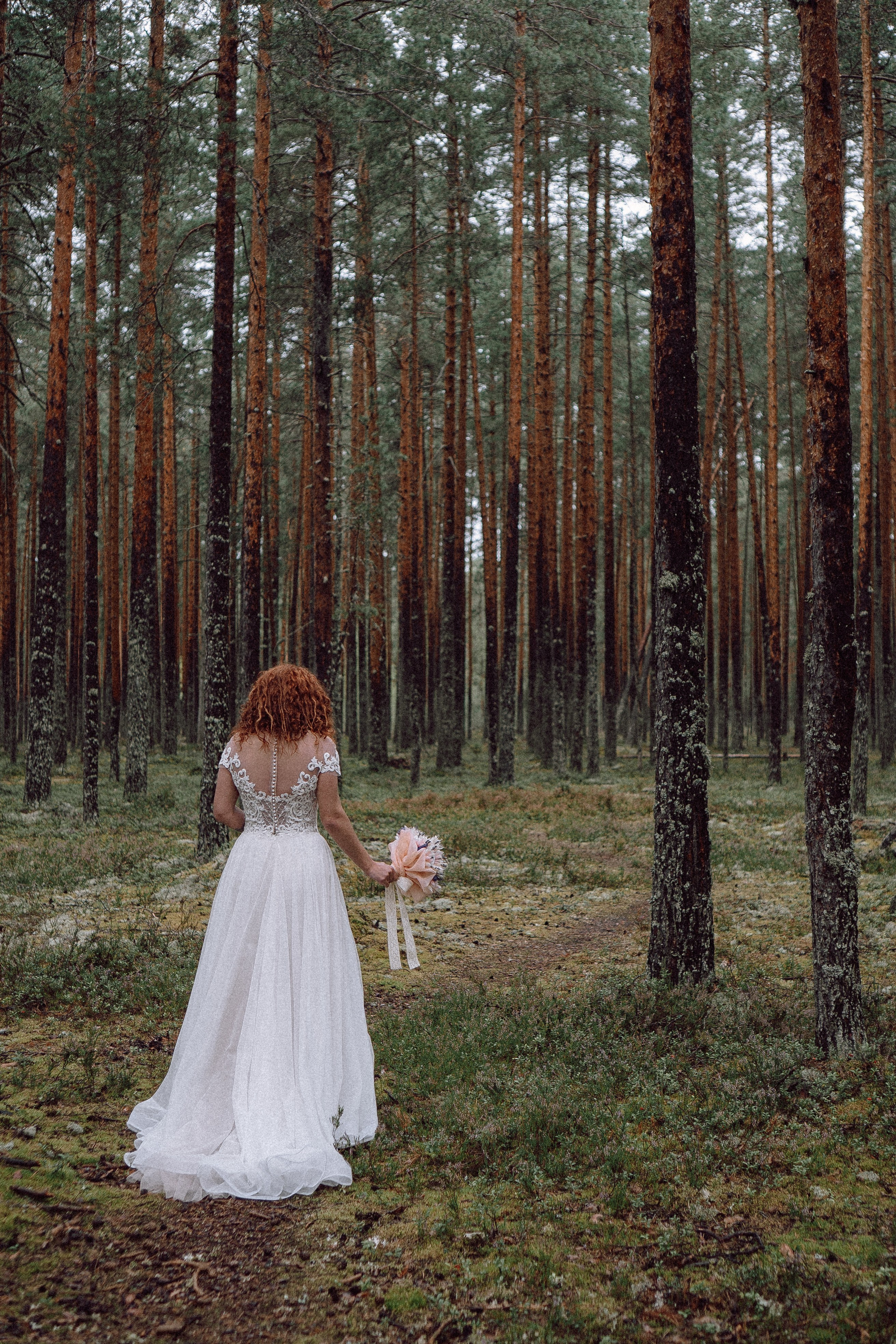 СВАДЕБНАЯ ФОТОСЕССИИЯ ПАРЫ В ГОРОДЕ ПРИОЗЕРСК В СОСНОВОМ ЛЕСУ И С ПИКАПОМ. Профессиональный фотограф, Санкт-Петербург — Виктория Богомолова
