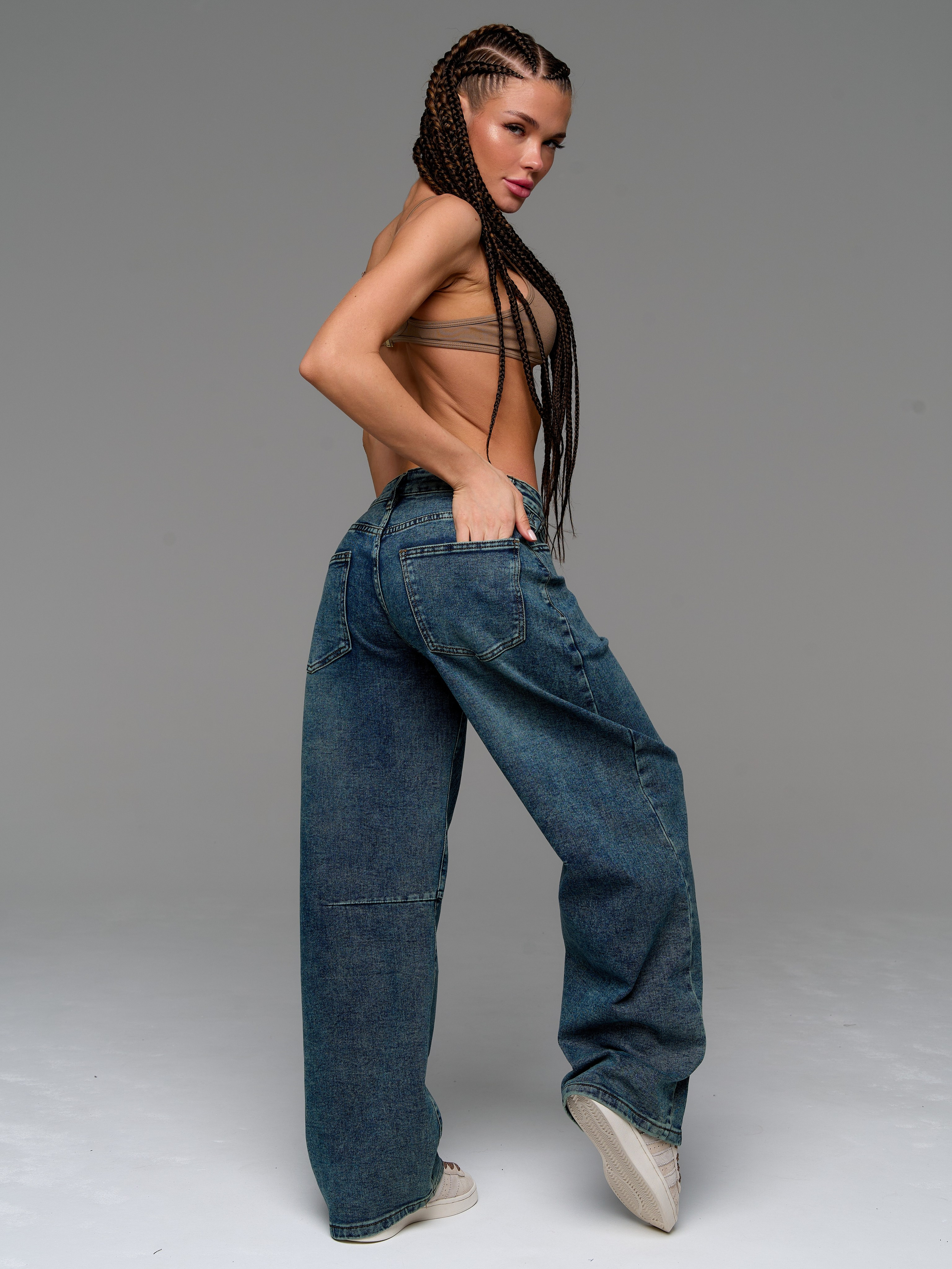 Джинсы. Фотограф для маркетплейсов в Москве