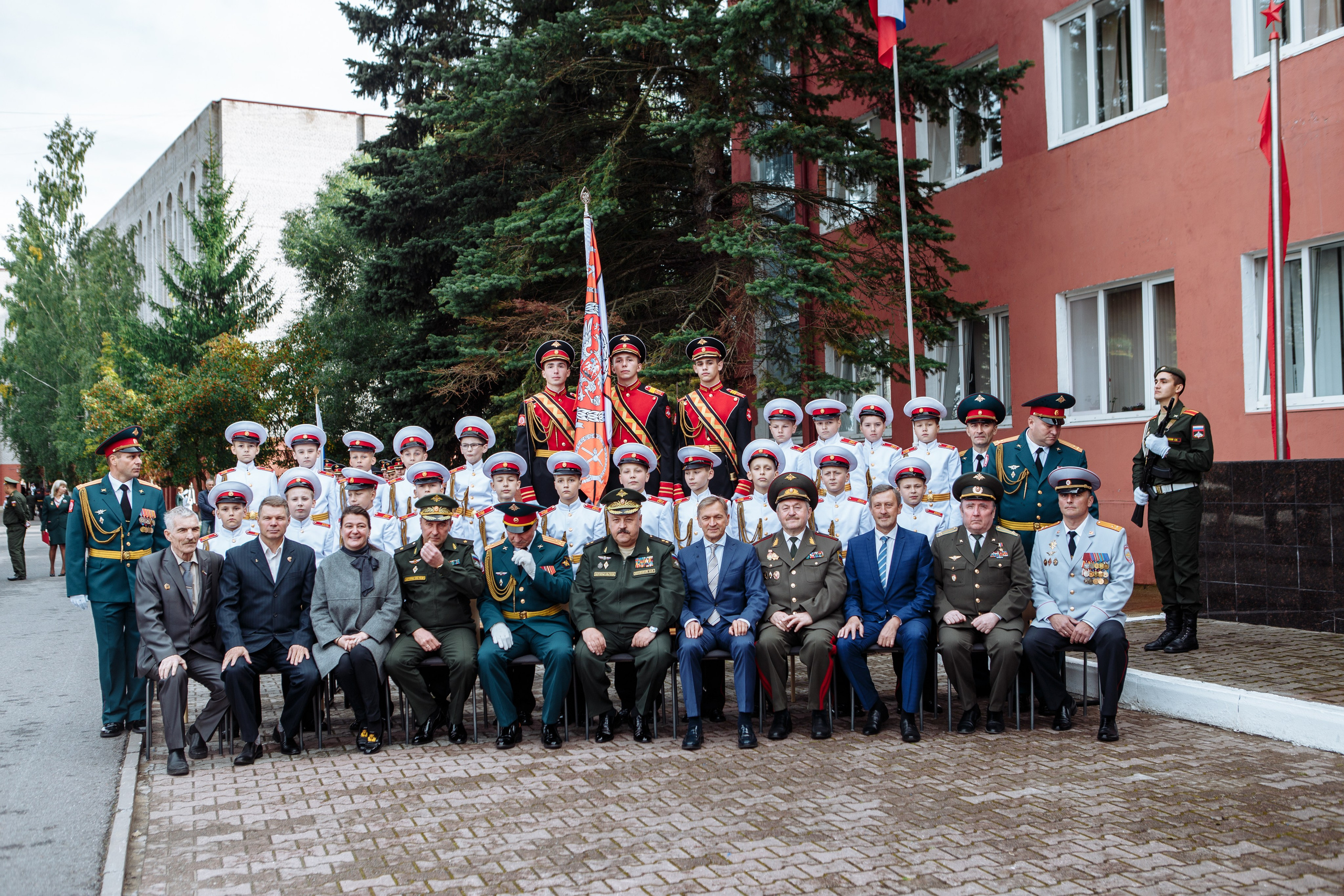 Фото выпускного кадетского училища