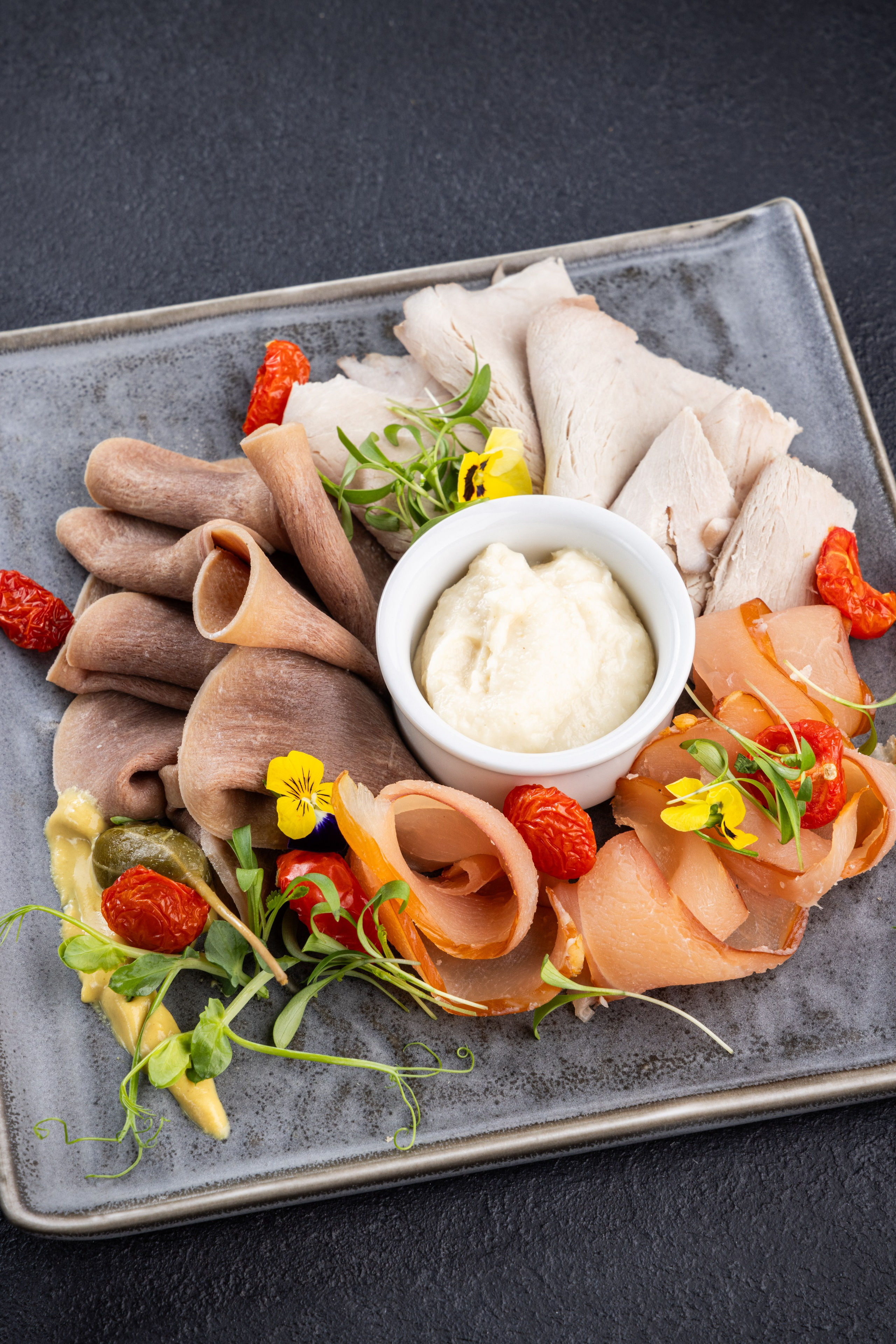 Первая кейтеринговая. Фудфотограф, фудстилист и сет дизайнер в Москве Алена Синицына