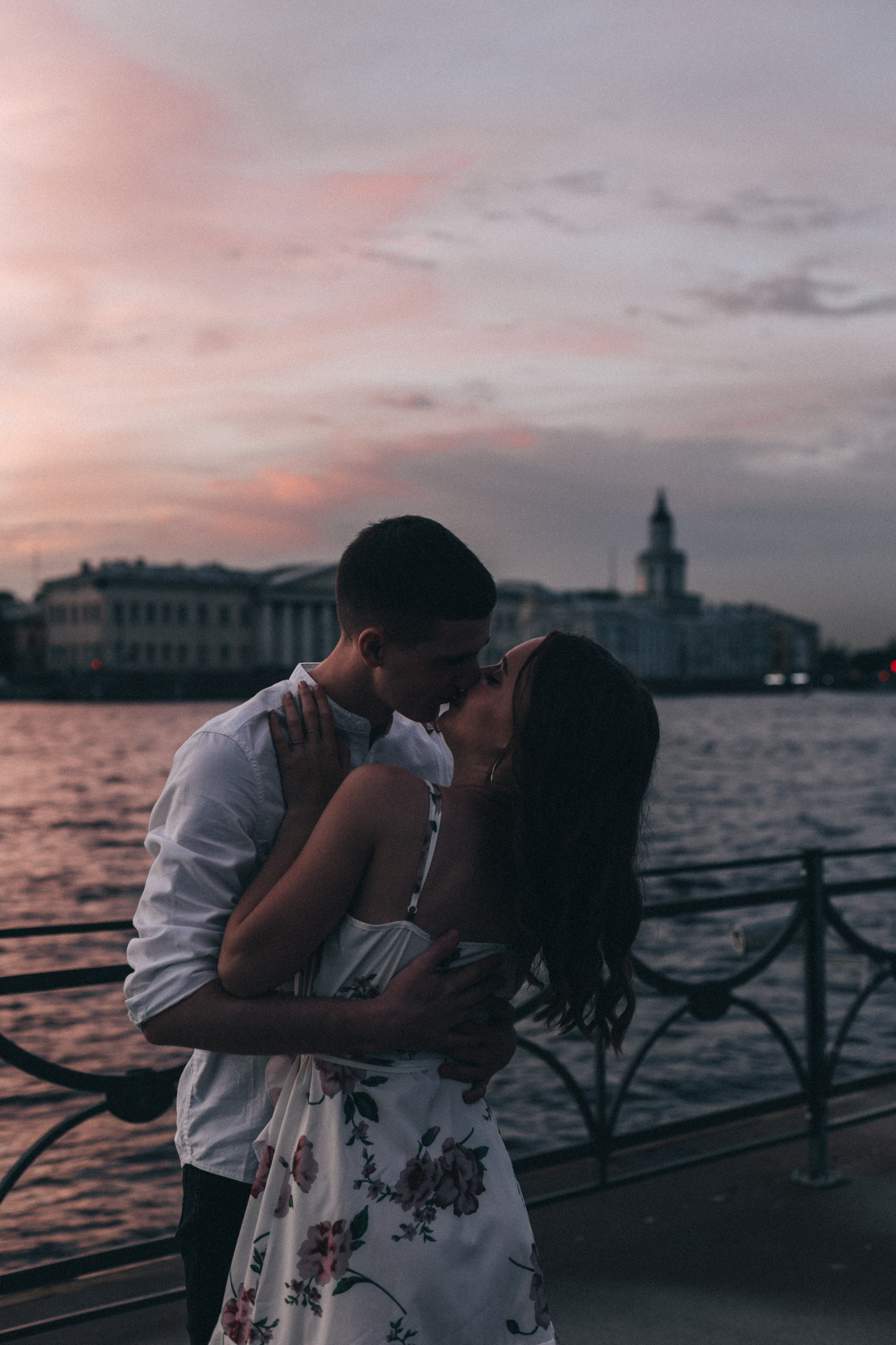 Лавстори. Юля Шаровьёва семейный и свадебный фотограф в Санкт-Петербурге