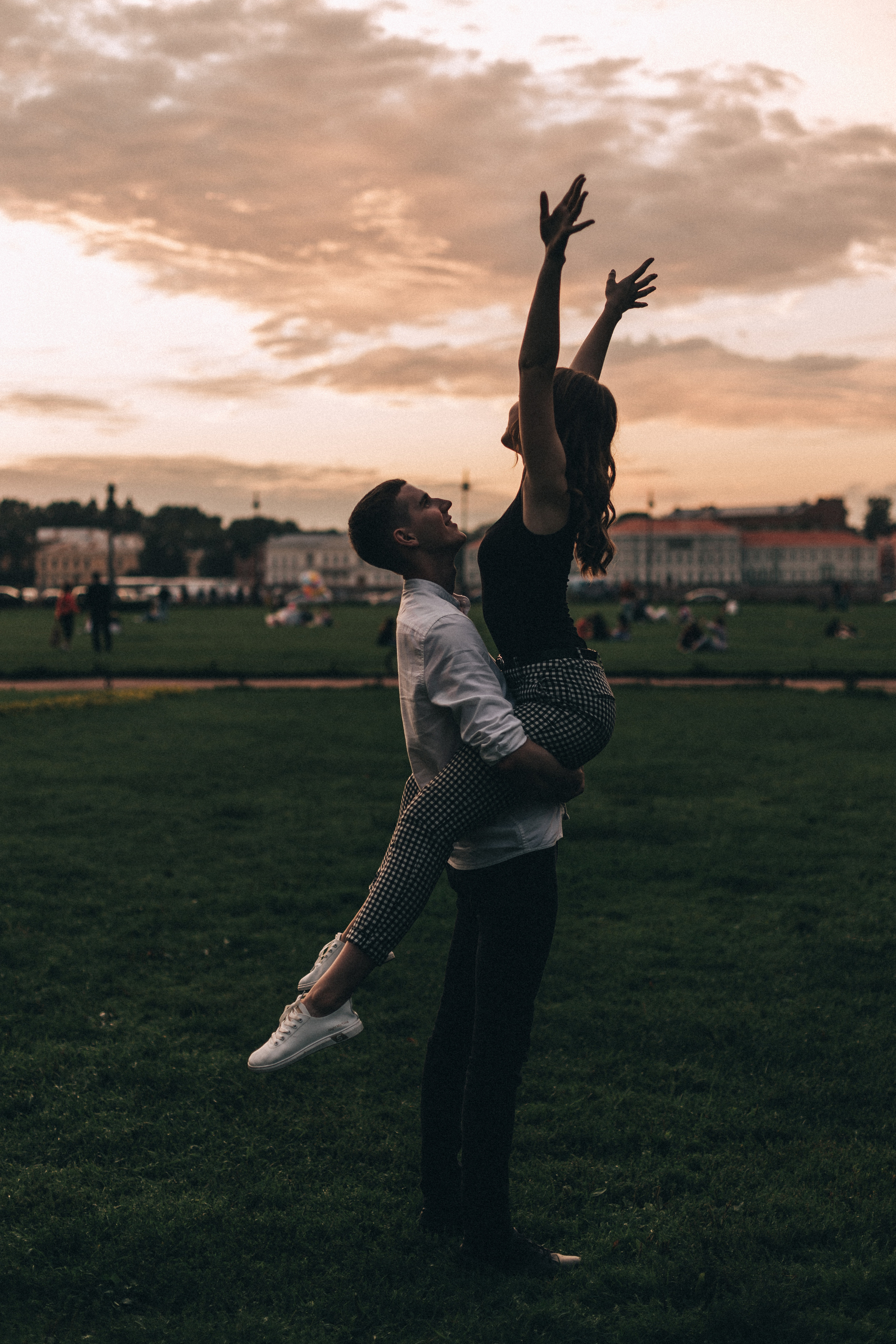 Лавстори. Юля Шаровьёва семейный и свадебный фотограф в Санкт-Петербурге