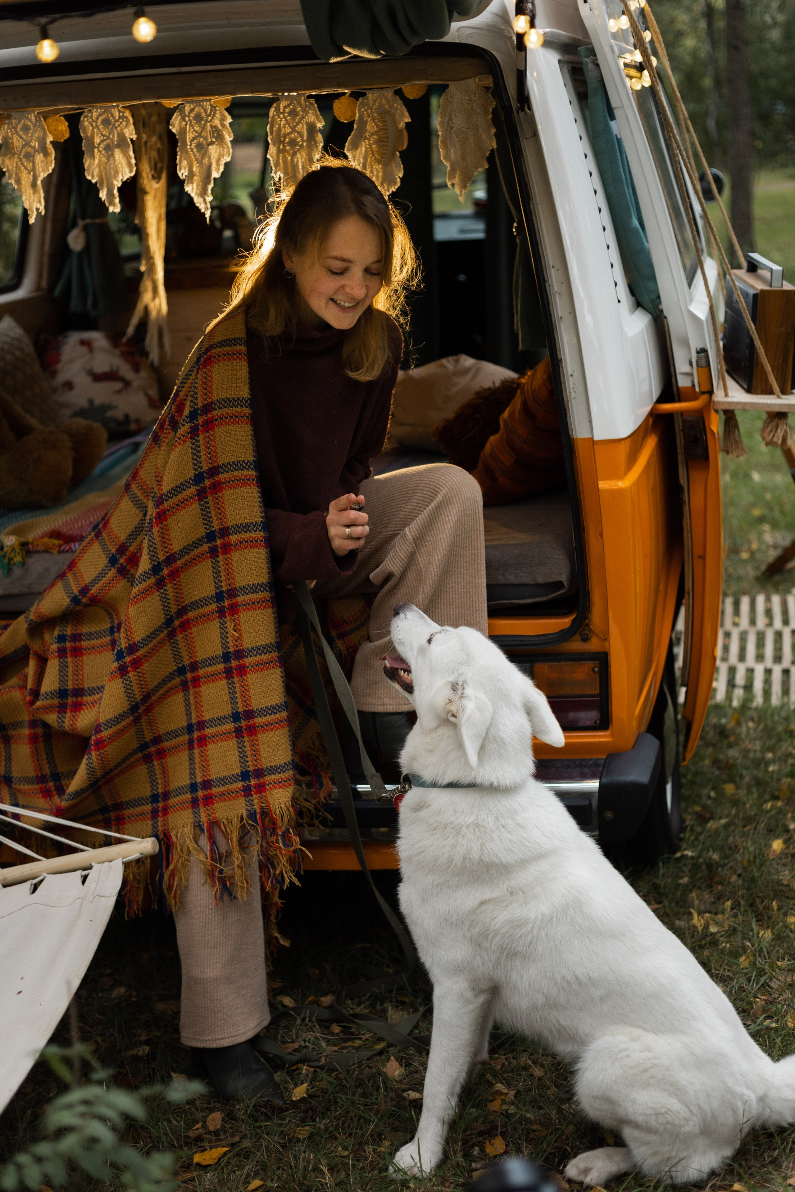 Таня и Зефирка. Фотосессия в парке с собакой. Семейный и детский фотограф в Санкт-Петербурге Павлова Елена