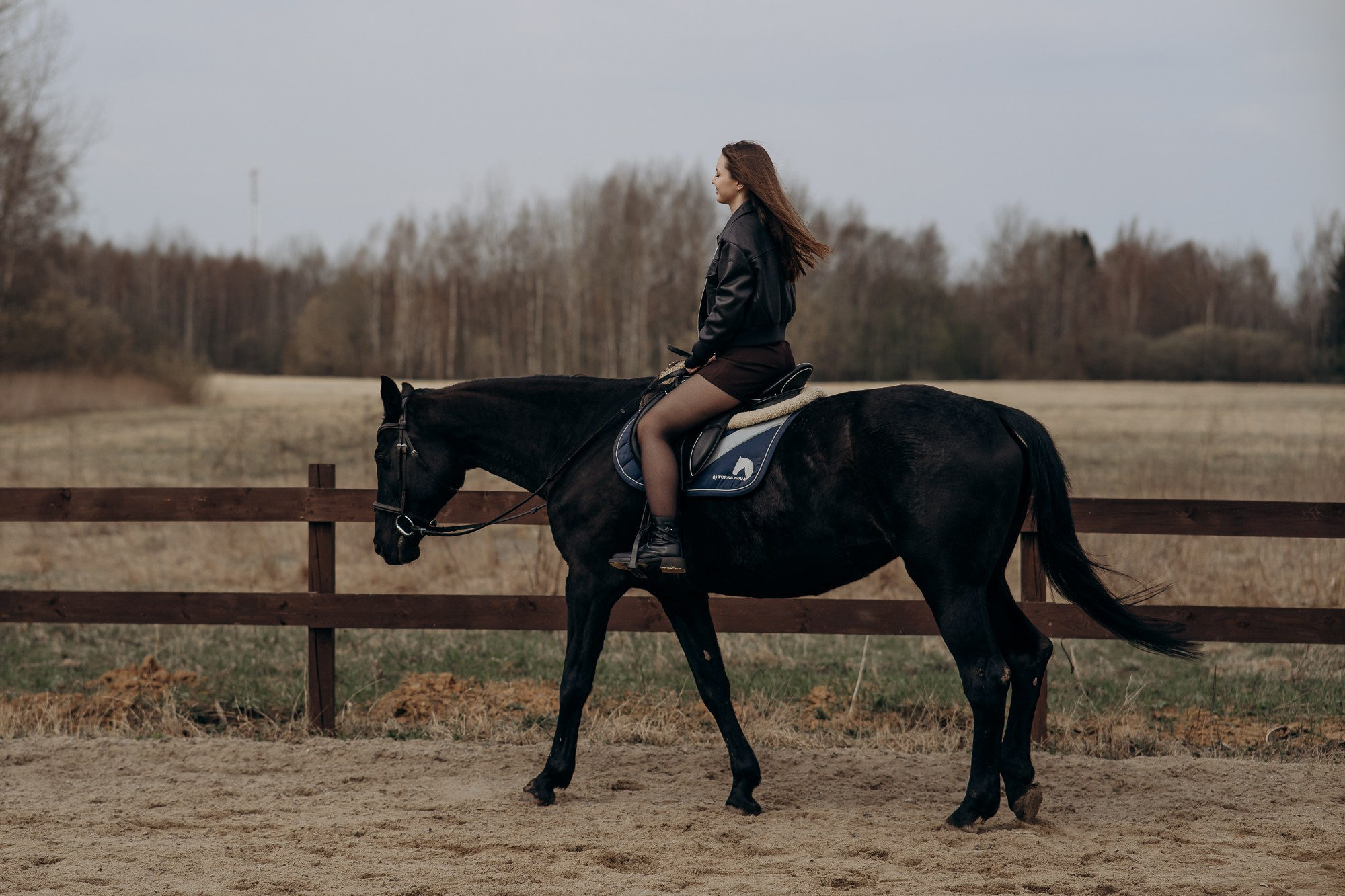Фотосессия девушки с лошадью. Свадебный и репортажный фотограф в Ярославле Евгений Сальников