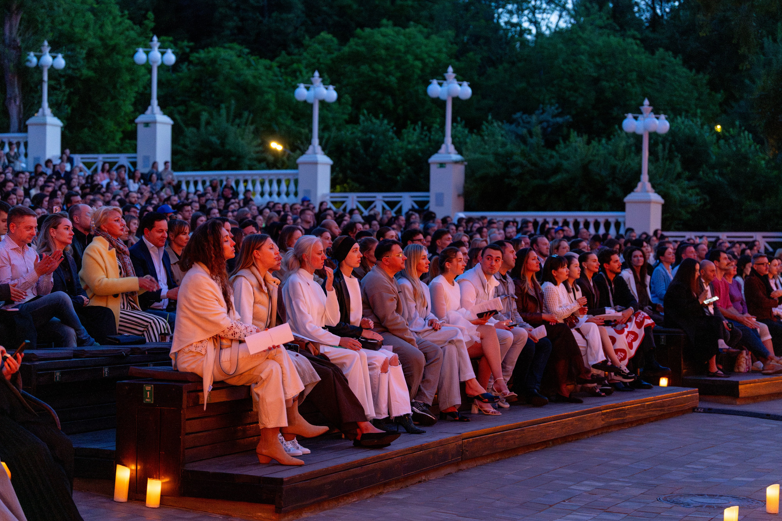 Симфонический оркестр Lumisfera при свечах. Фотограф Никита Комаров