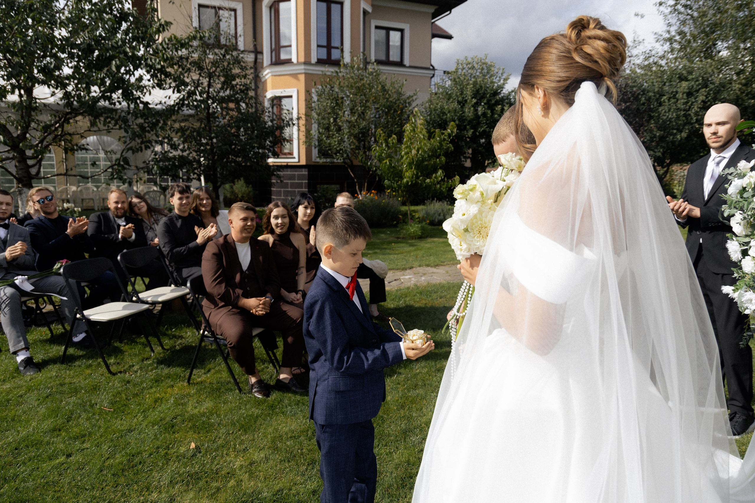 Свадебная фотосессия Анастасии и Игоря в Усадьбе Легенда. Свадебный фотограф в Минске/Беларуси Сергей Спиридонов