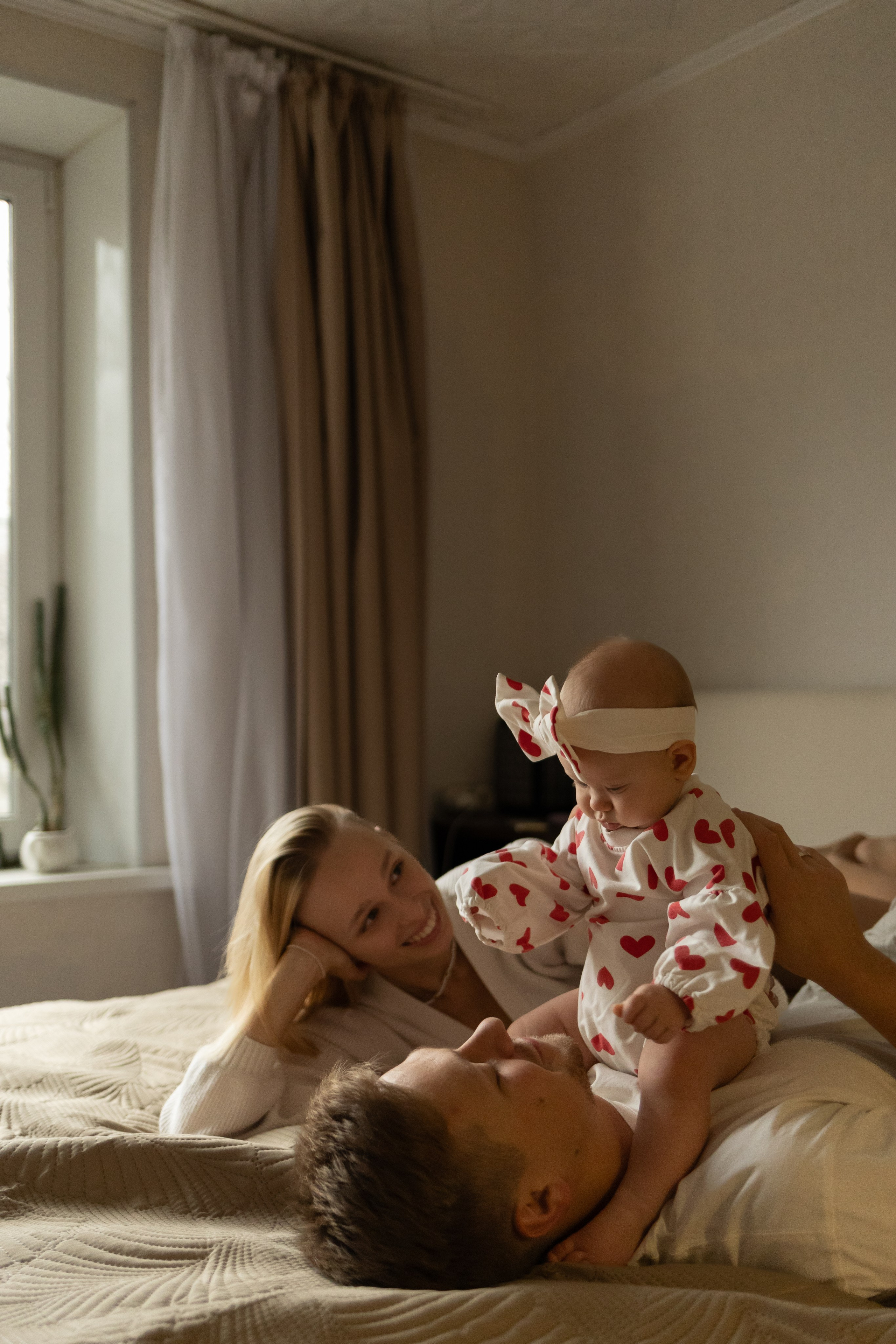 Семейная фотосессия Москва, семейный фотограф в Москве, семейная фотосессия, детский фотограф, семейная фотосессия дома, домашняя фотосессия с малышом, домашняя семейная фотосессия, фотосессия с малышом