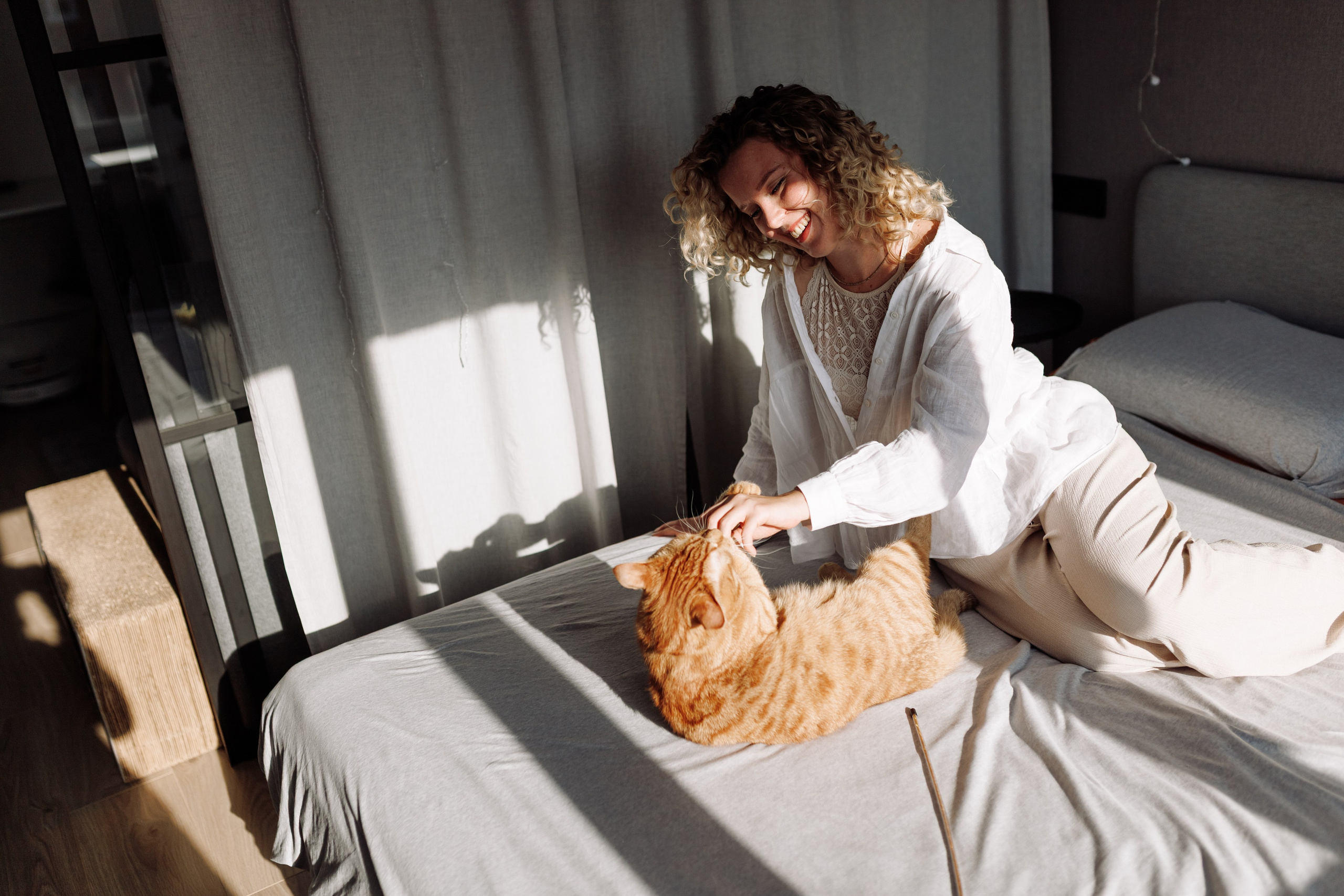 Даша с котом. Женский и семейный фотограф в Томске Алиса Качан