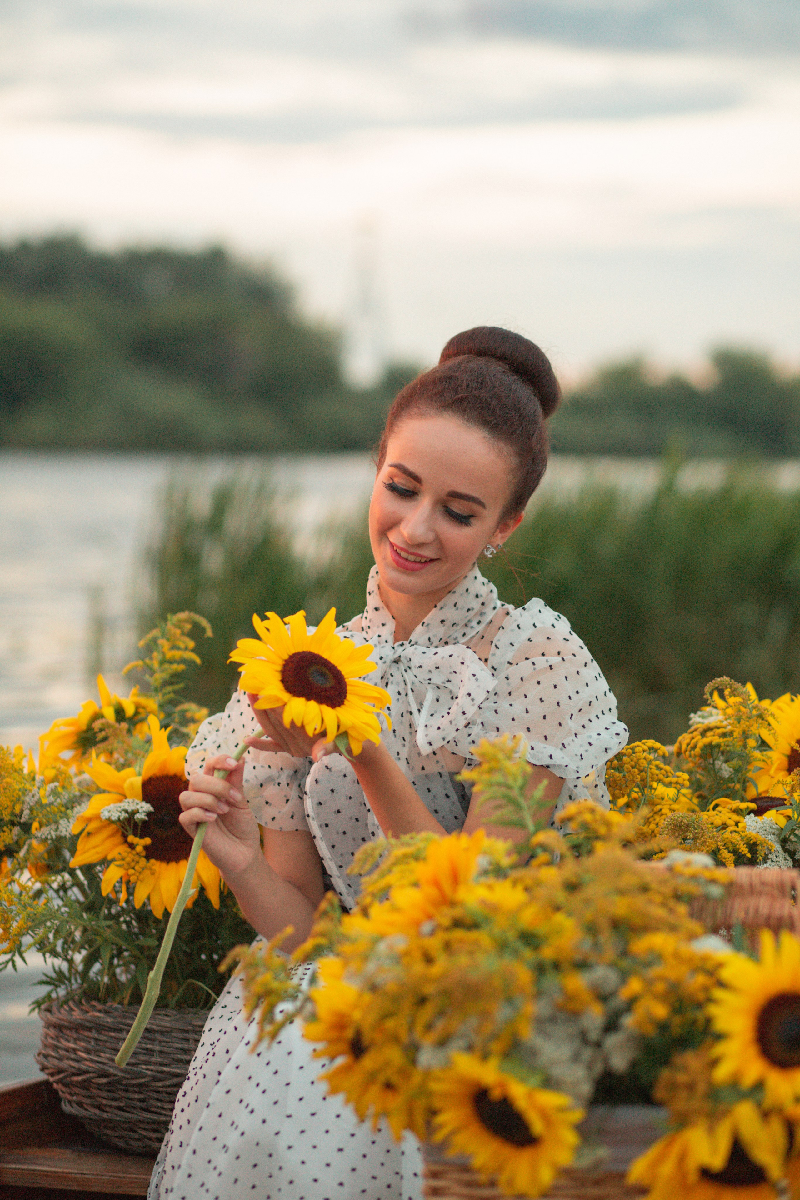 Лодка с подсолнухами. Фотограф Ольга Бобб Нижний Новгород