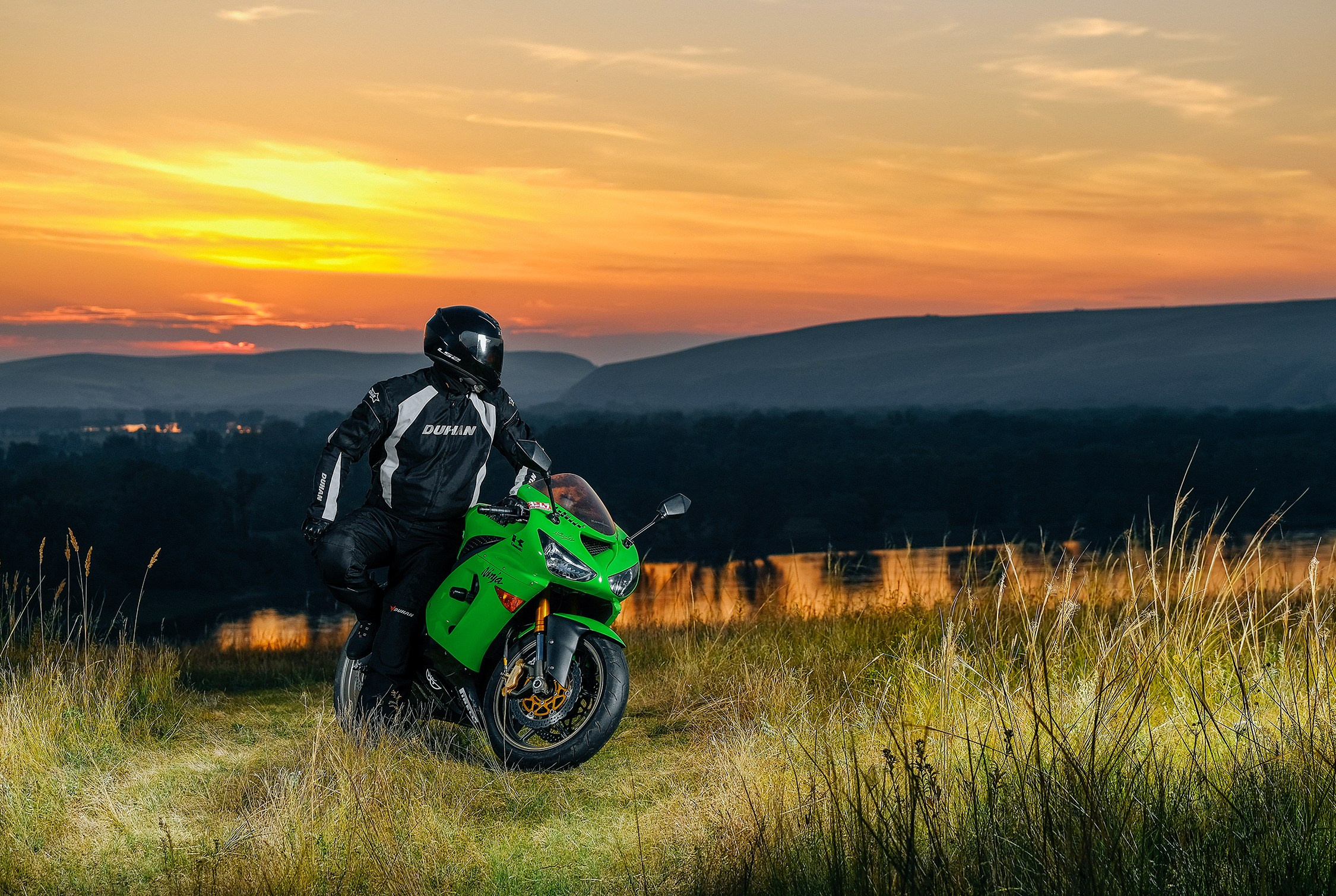 Фотосессия с мотоциклом услуги фотографа. Фотограф Красноярск Алексей Семенихин