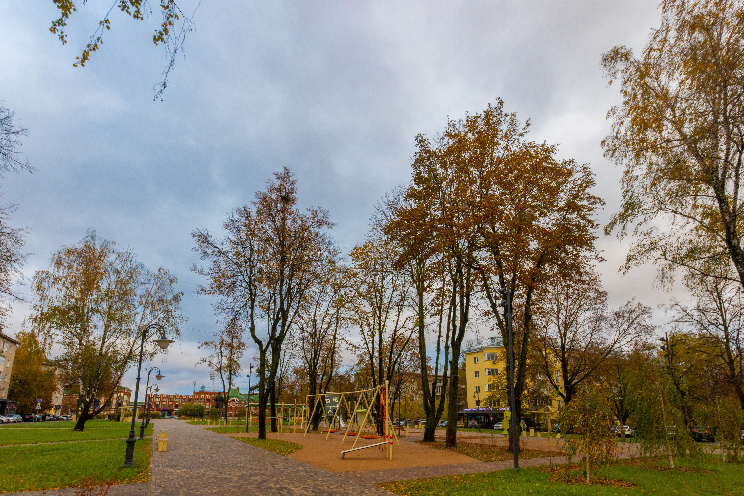 Толстовский свер осенью, площадь искусств. Фотограф в Туле Крупский АнДРей. Фотостудия «КАДР71» в Туле