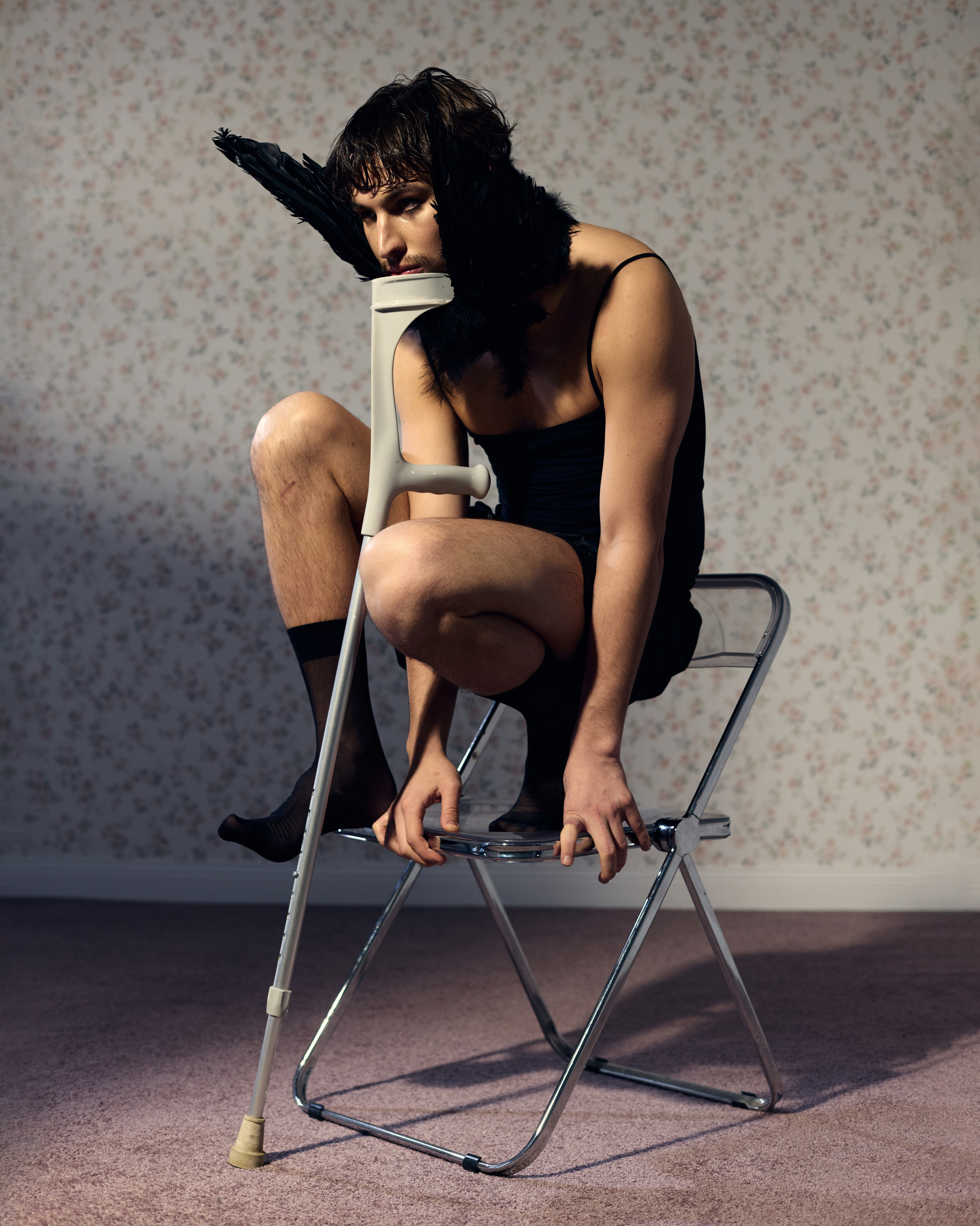 Bird in a cage. PLANTA ROSA — REPORTAGE