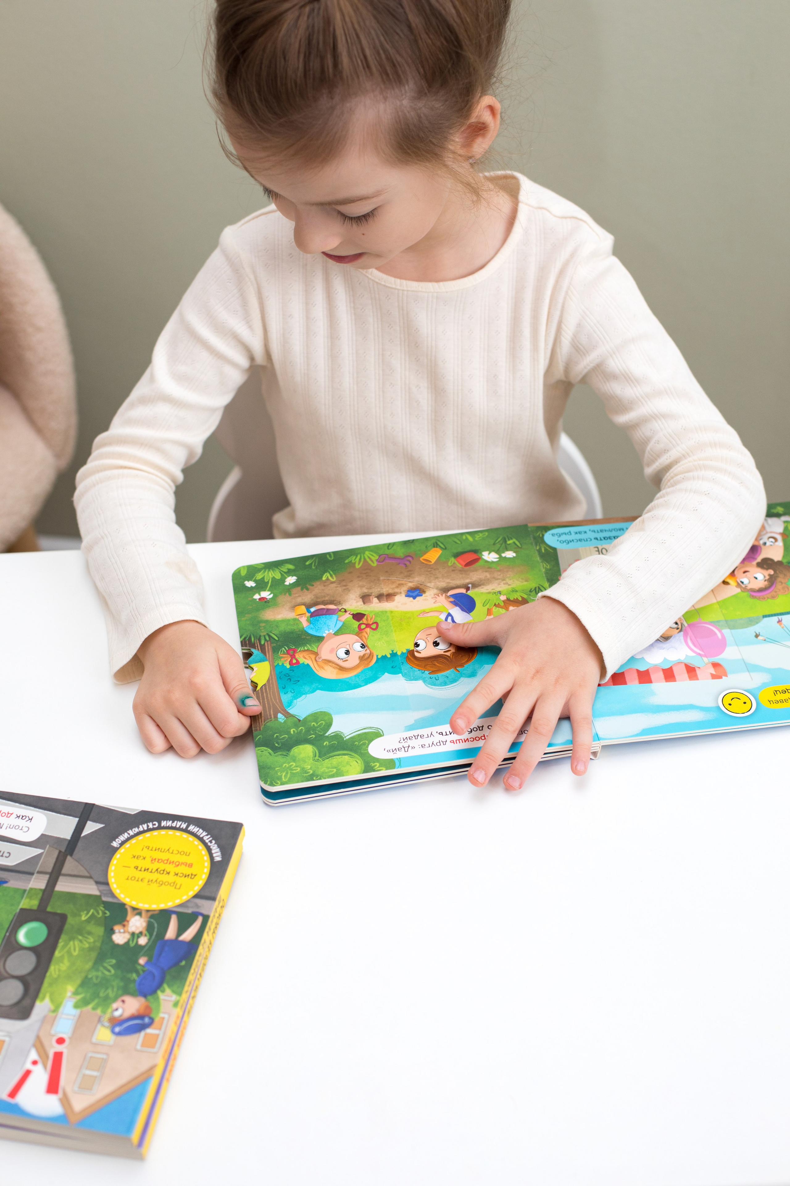 Контент с домашним интерьером для издательства «Счастье внутри». Детский и контент фотограф Надя Волкова Санкт-Петербург