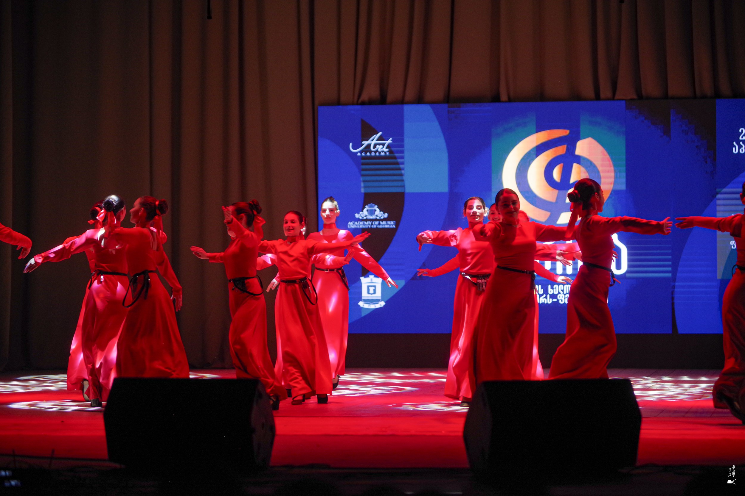 Танцы в Хоби. Портретный фотограф Денис Милютин