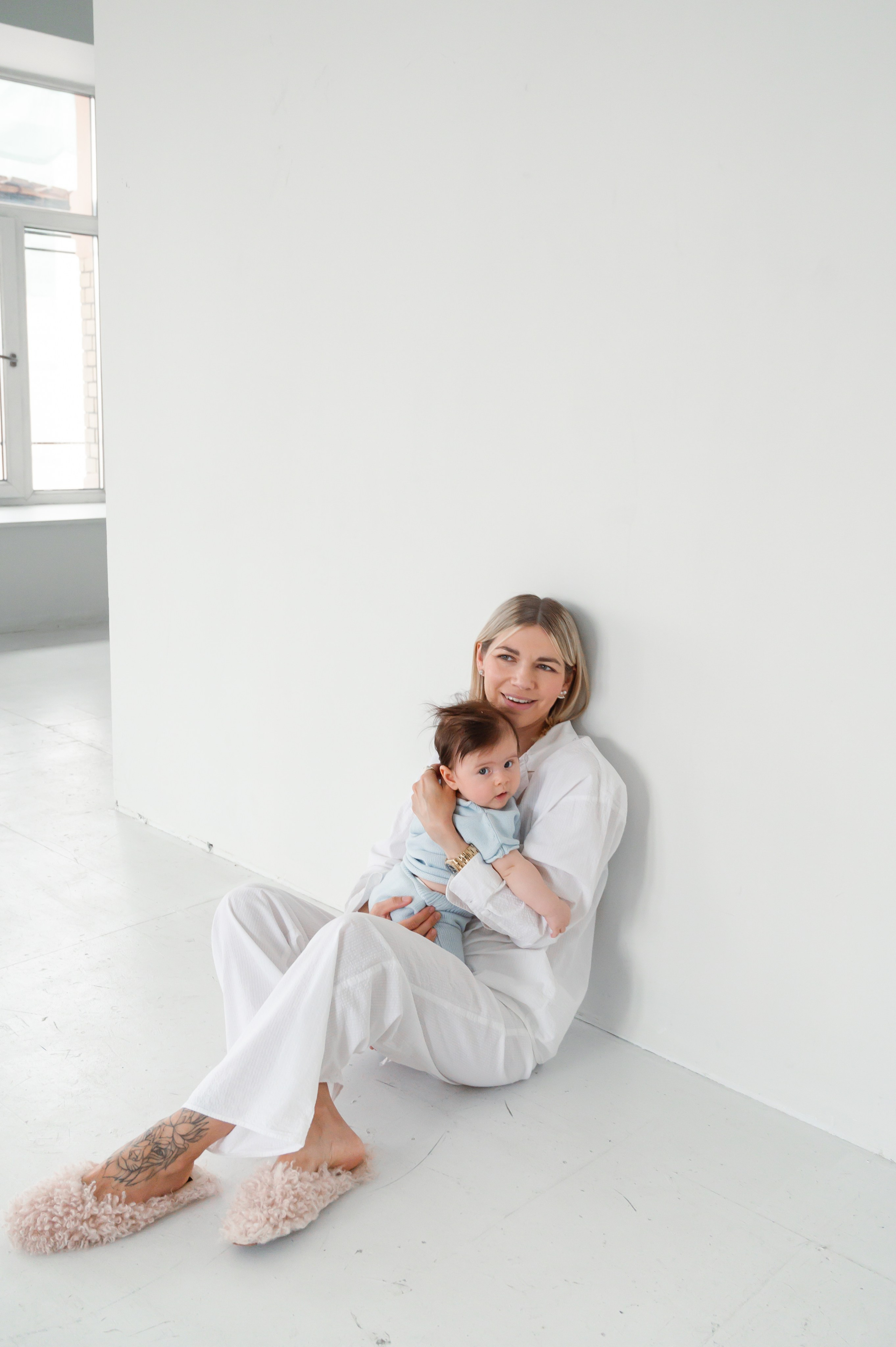 Ксения. Профессиональный фотограф беременности в СПБ. Стильные фотосессии беременности в стиле минимализм и классическая фотография