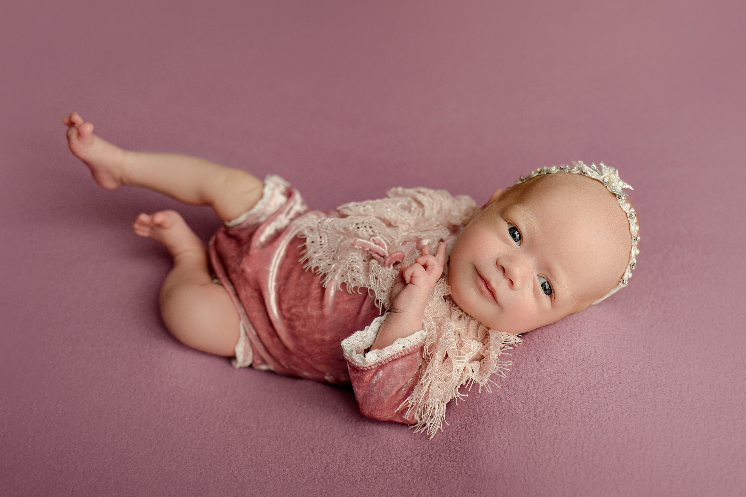 Ньюборн девочки. Фотограф новорожденных, семейный, детский фотограф в Москве и Московской области