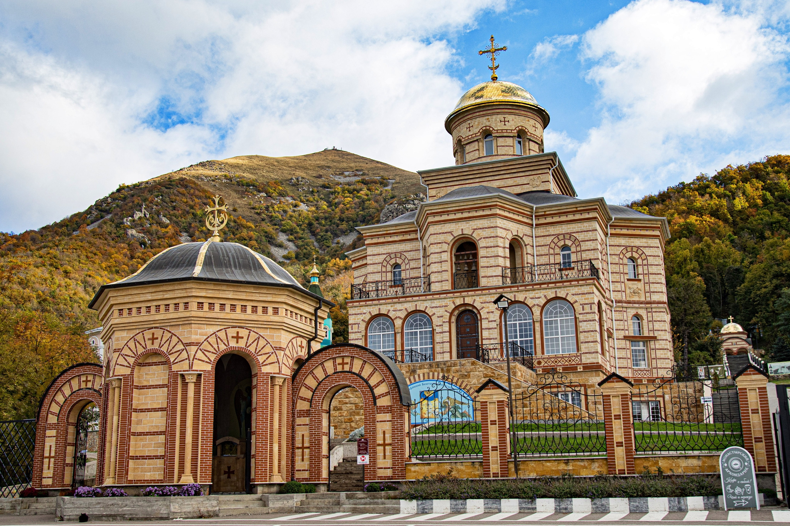 Report: Архитектура и памятники Кавказа. Фотограф в Перми Любовь Огородова | Авторские туры