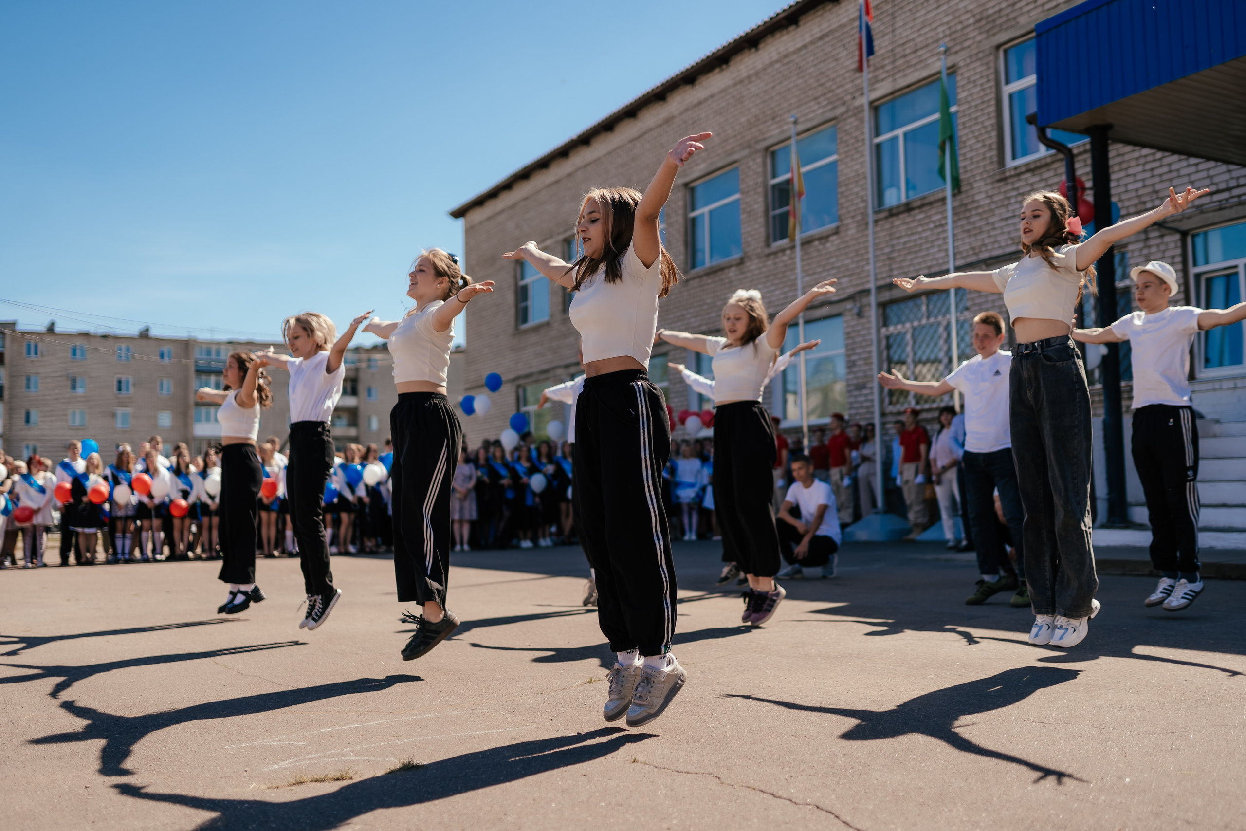 Последний звонок 11 класс. Фотограф Торопец Кристина Абрамова Kanwellia photography