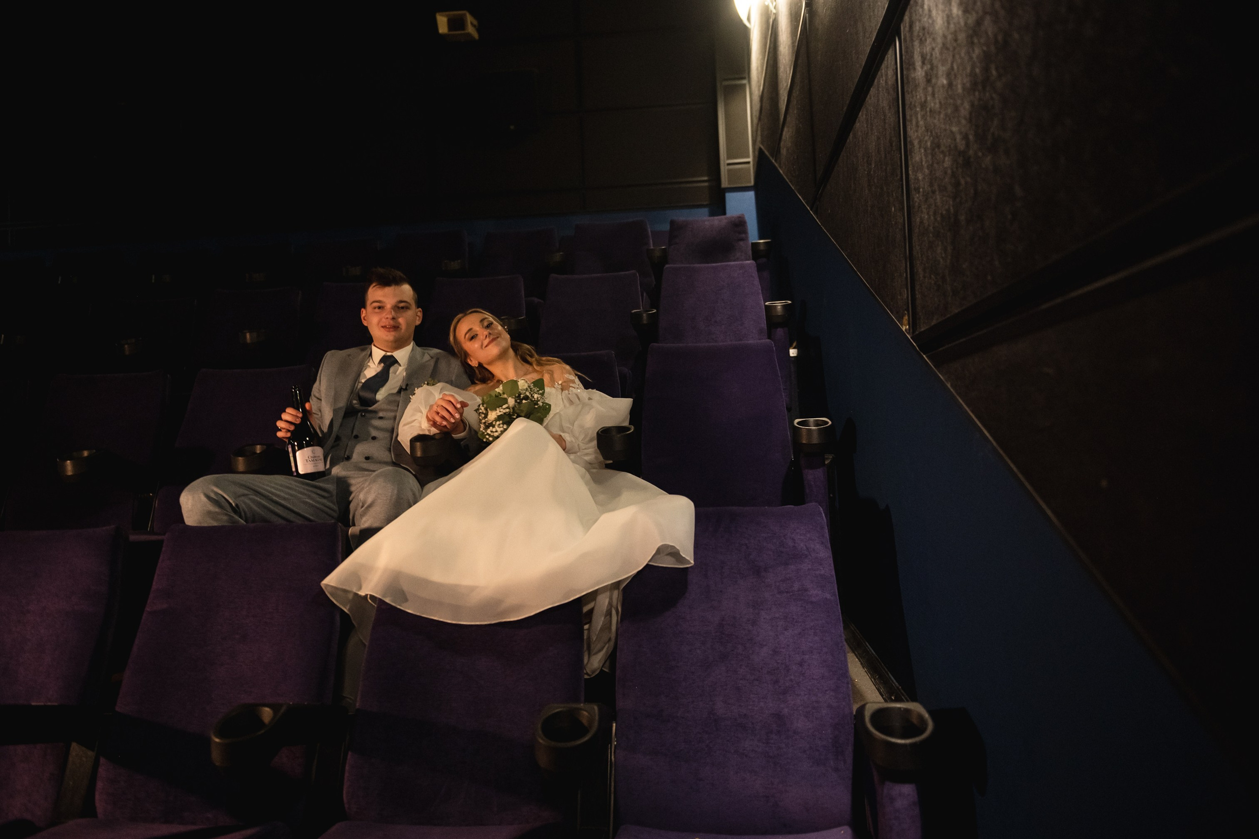 Весь день под дождем, вечером закат на озере. Свадебный и семейный фотограф София Невская