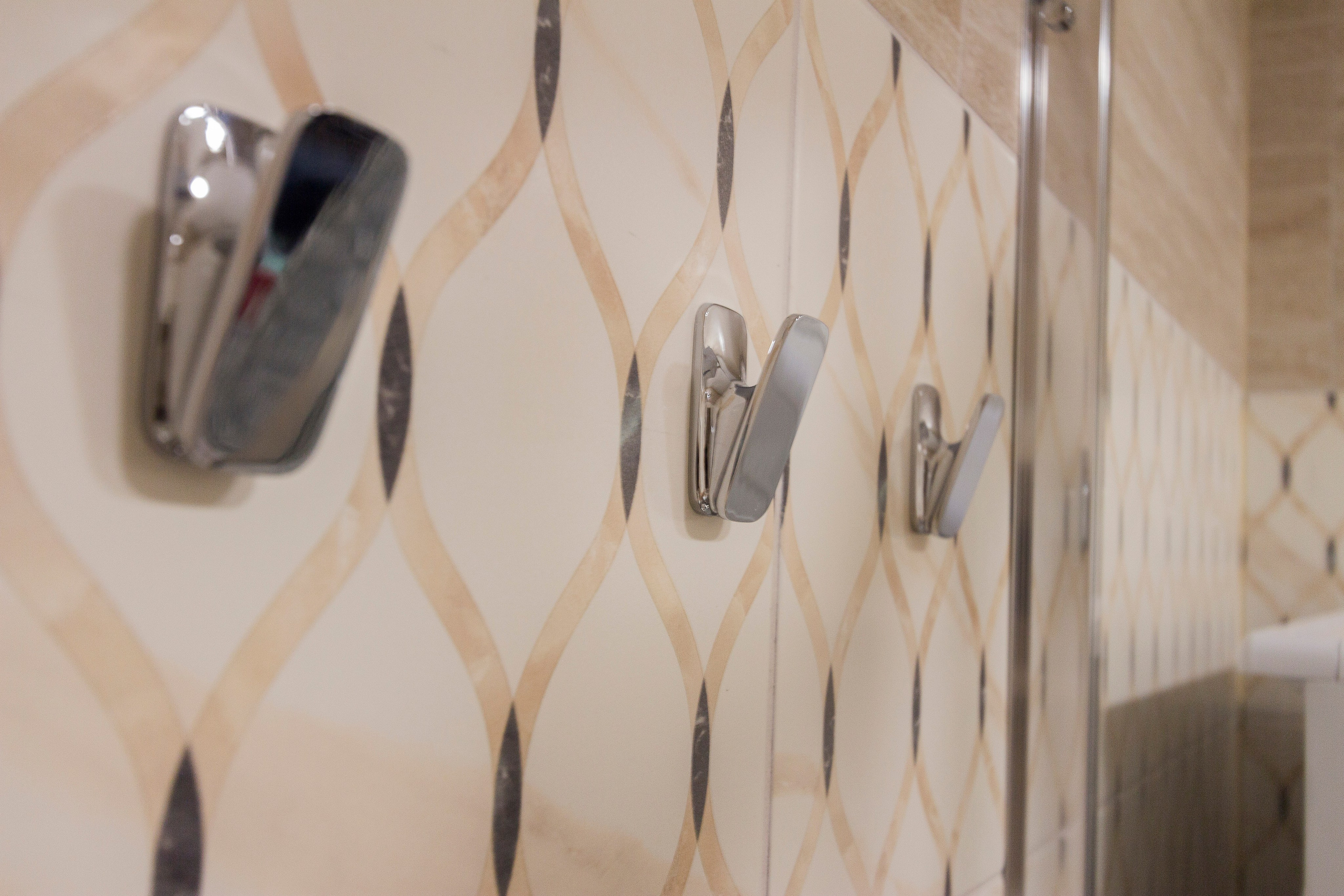 Крючки в виде прищепок в ванной, крючки для полотонца