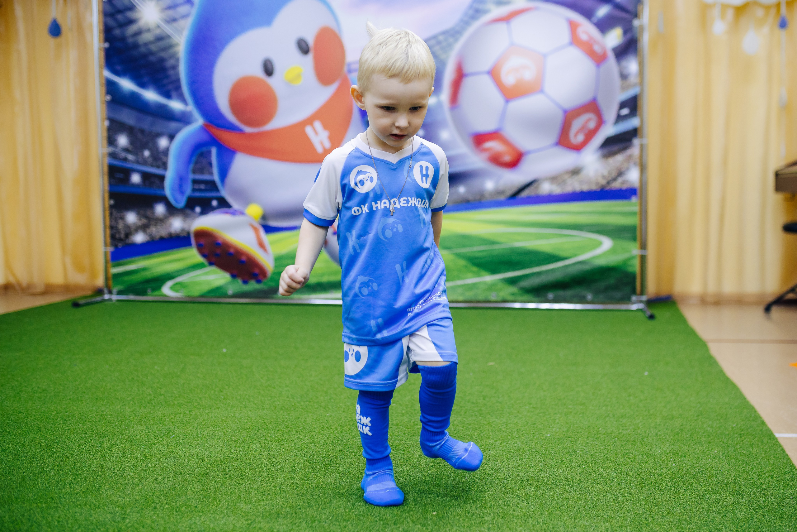 Фотосессия с кубком в детских садах г. Магнитогорска. Денис Прохоров Фотограф в г. Магнитогорск