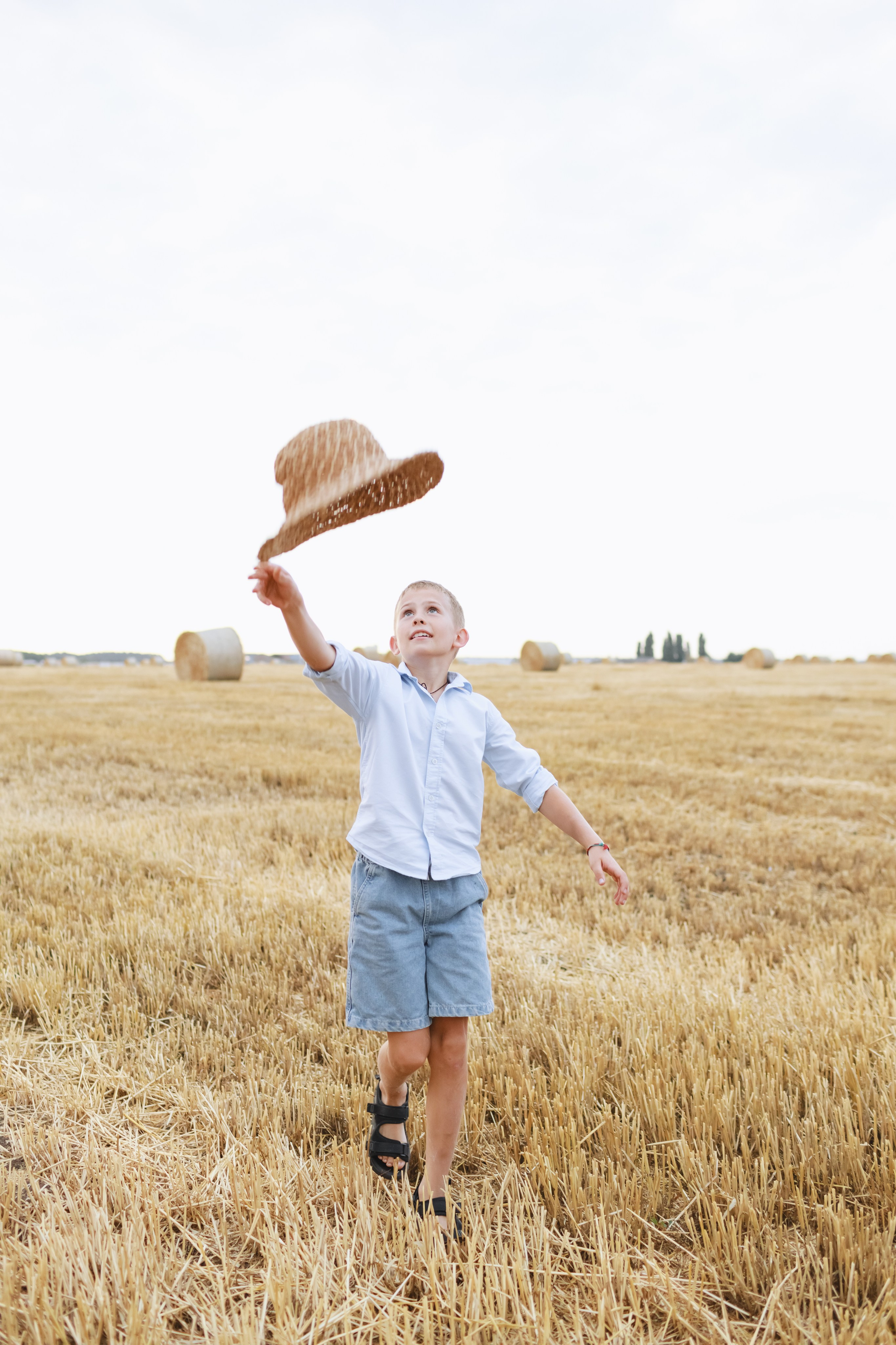 В стогах. Детский и семейный фотограф в Краснодаре Альбина Морозова