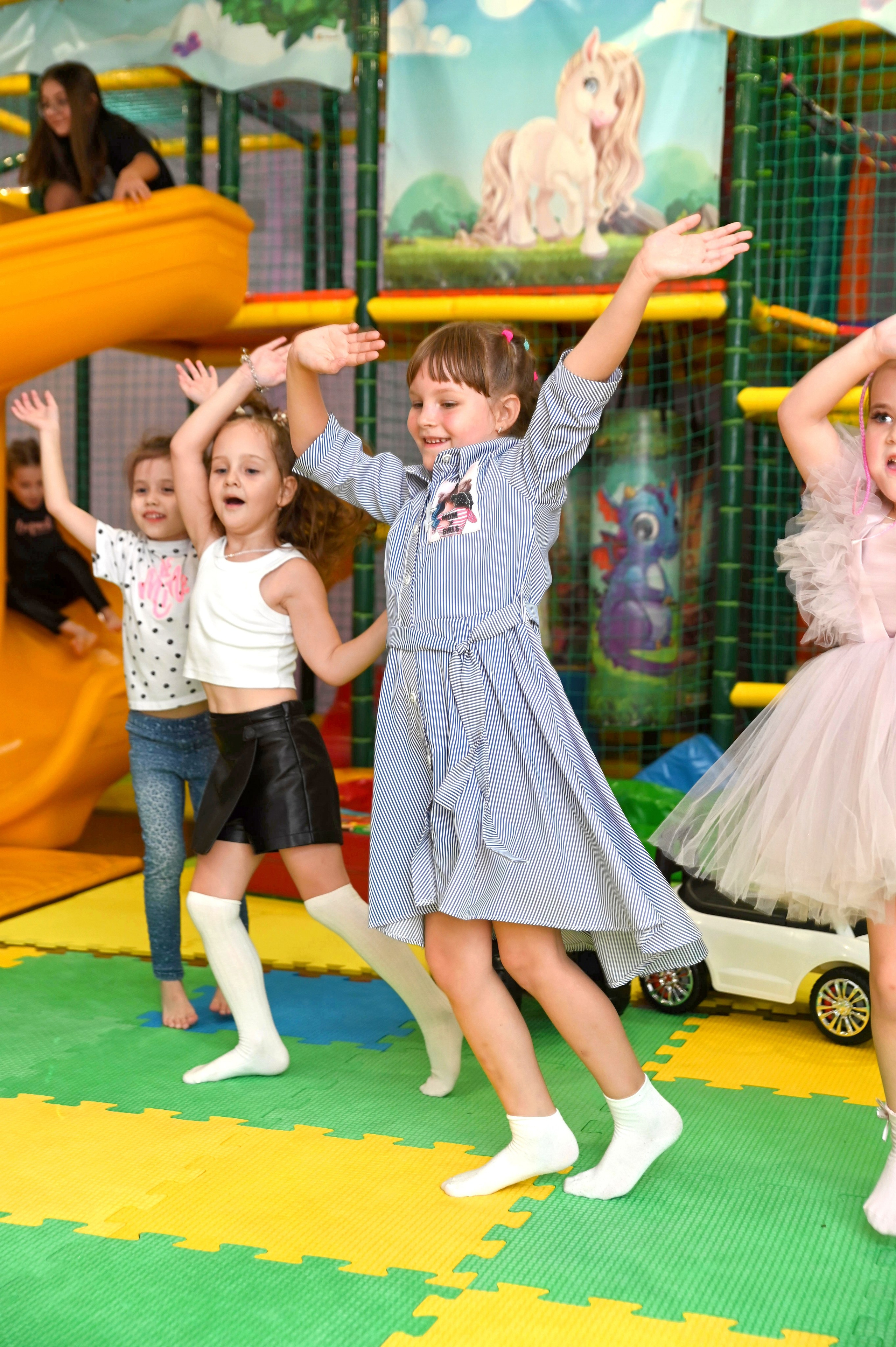 Игротека «Море Позитива». Я Ольга Казанцева, фотографирую снимаю ваши киноистории и печатаю фото и цифровые портреты на холсте