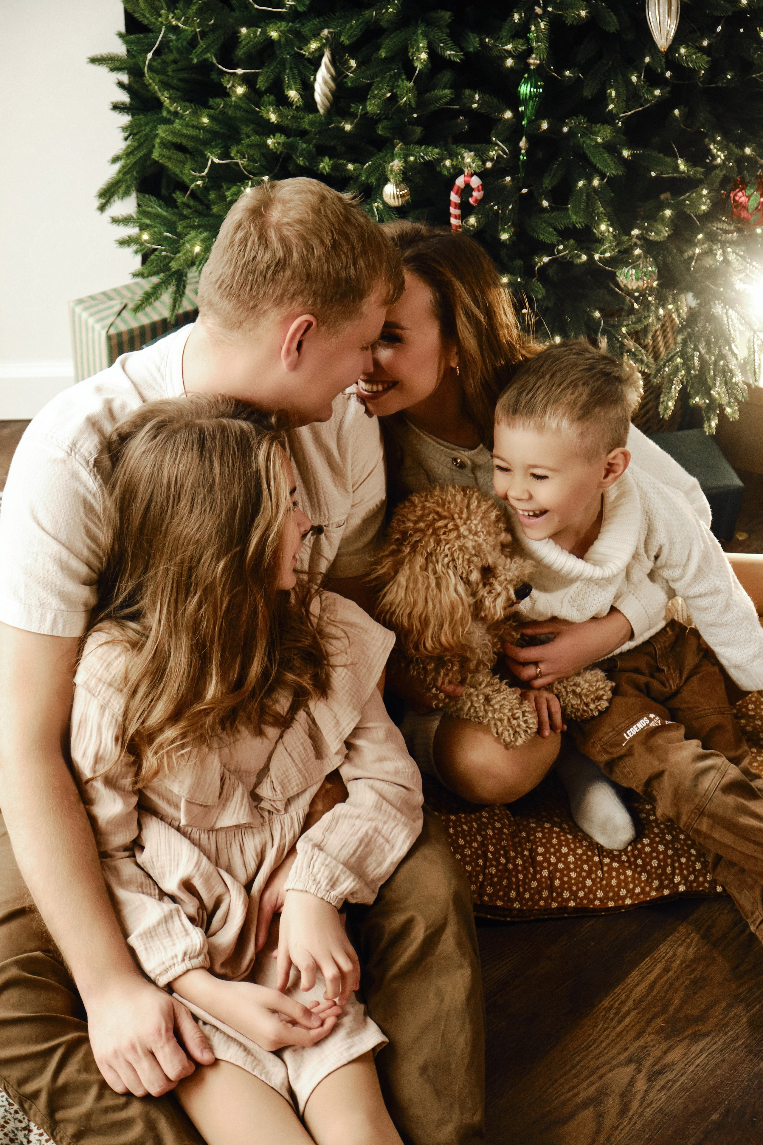 Семейная новогодняя фотосессия в фото-доме. Свадебный фотограф Челябинск Кристина Кулецкая