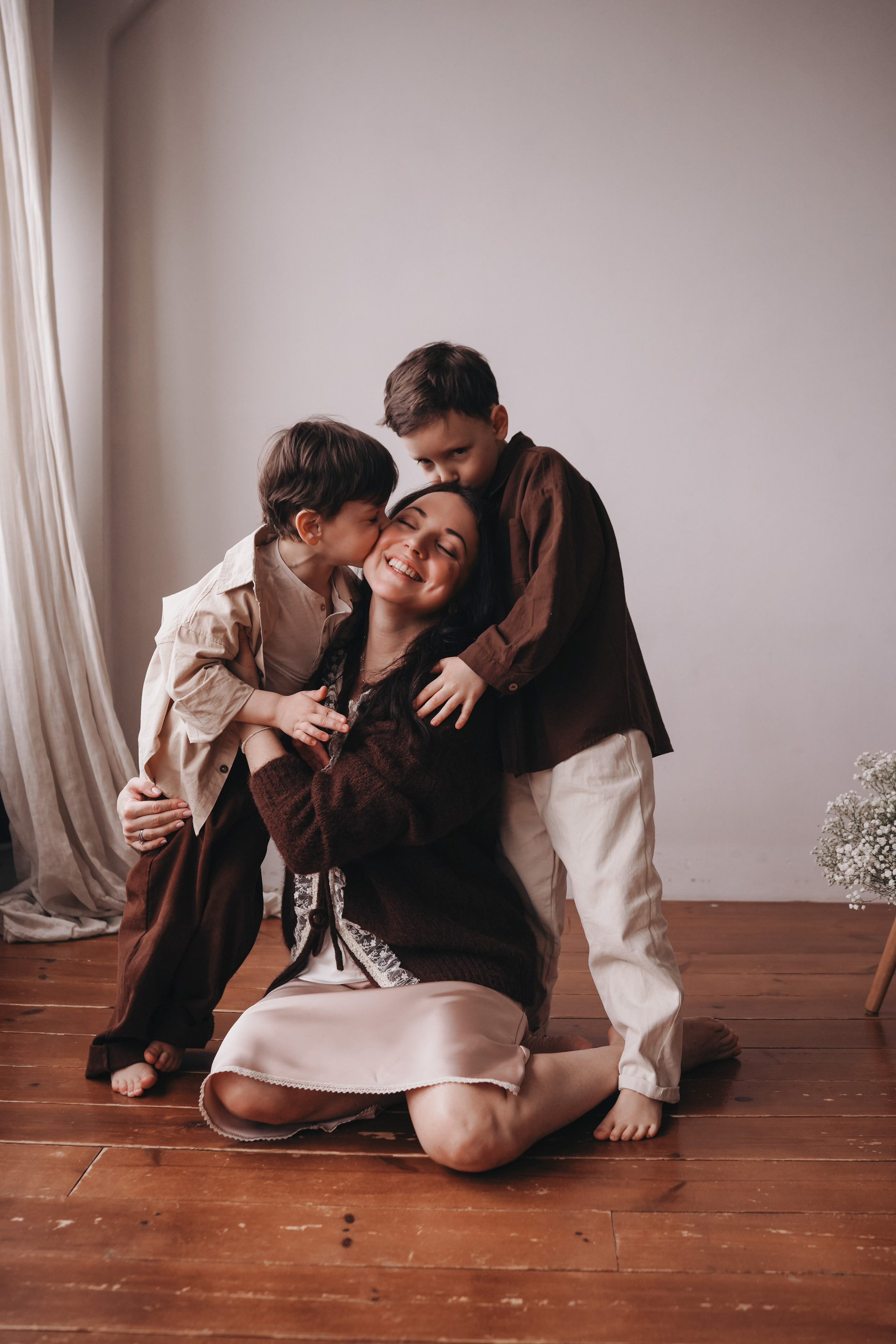 Фотодень Мамы 2026. Фотограф Новорожденных в Москве. Семейные истории в стиле LIFE