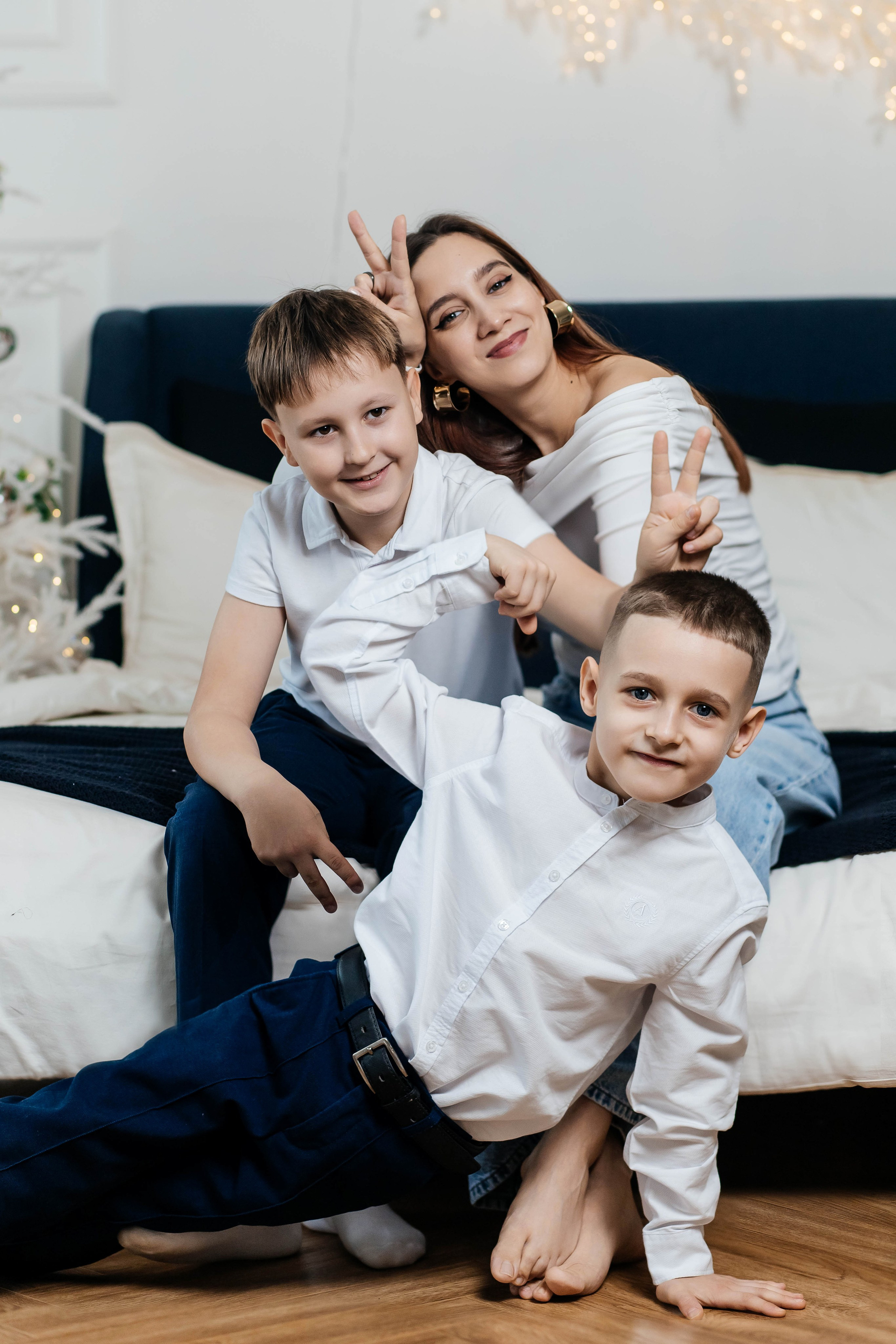 Семейная фотосессия большой семьи НГ 2026. Женский фотограф в Оренбурге Ирина Заводчикова