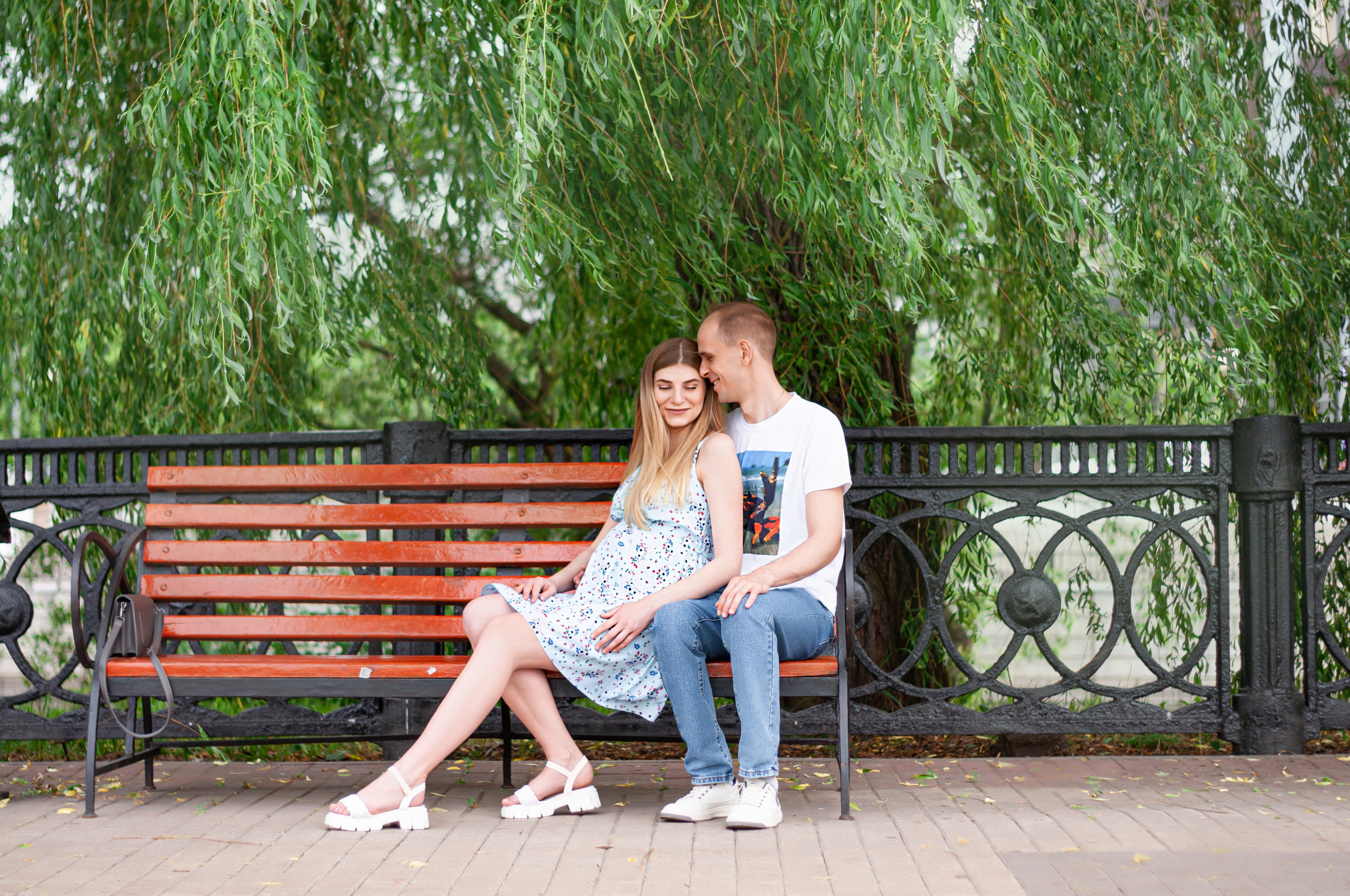 Марина и Никита, а парке. Семейный и свадебный фотограф Галина Абакумова, фотосессии в Белгороде